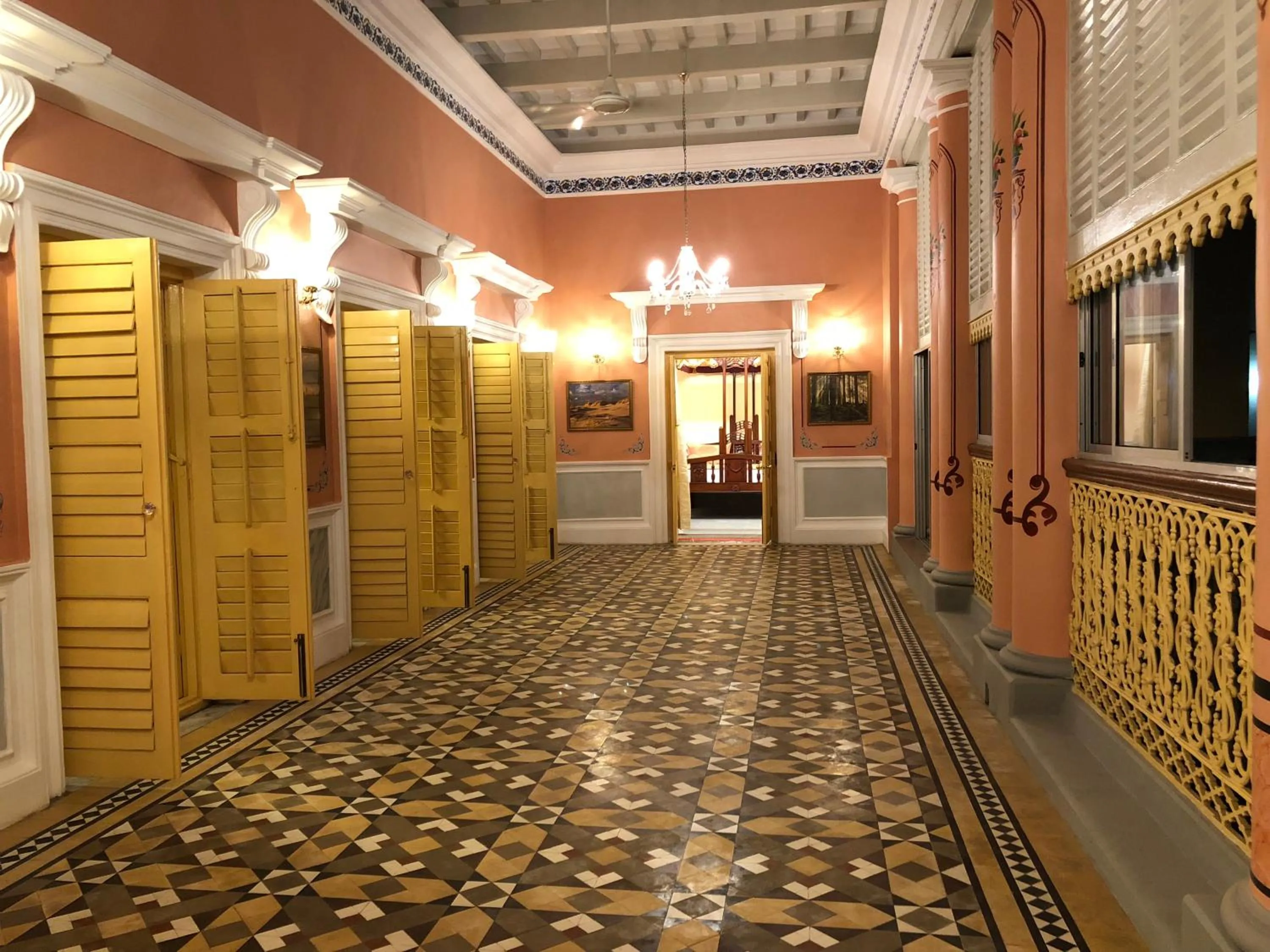 COSSIMBAZAR PALACE OF THE ROYS ( RAJBARI)