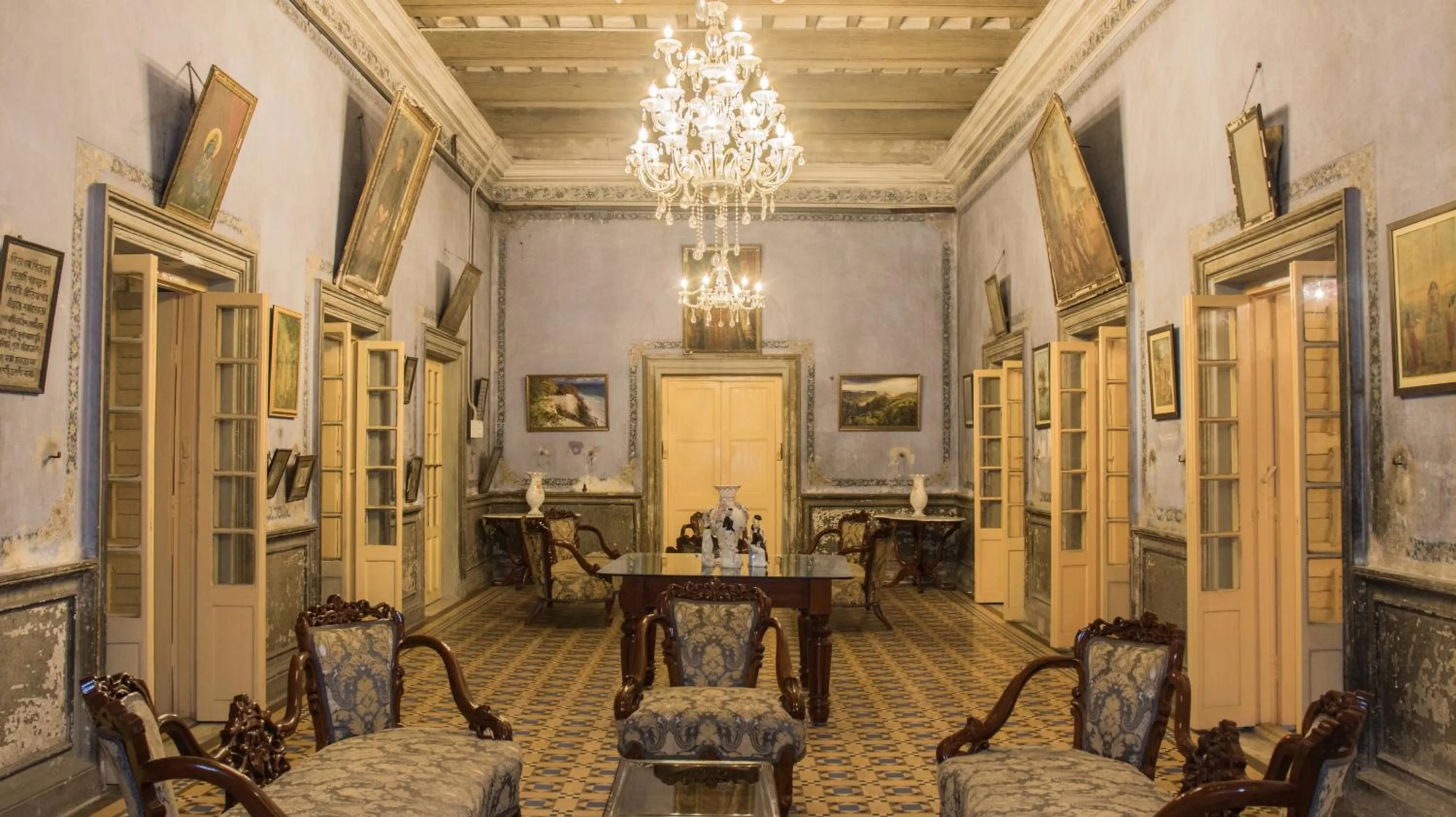 COSSIMBAZAR PALACE OF THE ROYS ( RAJBARI)