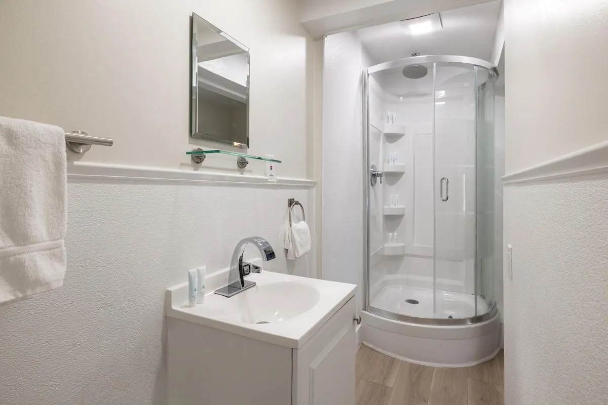 Conch Key Fishing Lodge & Marina