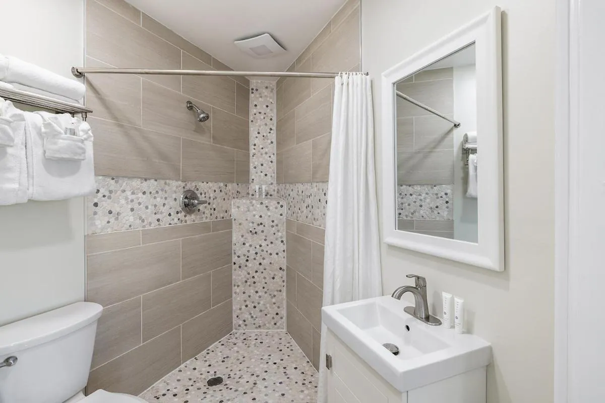 Conch Key Fishing Lodge & Marina