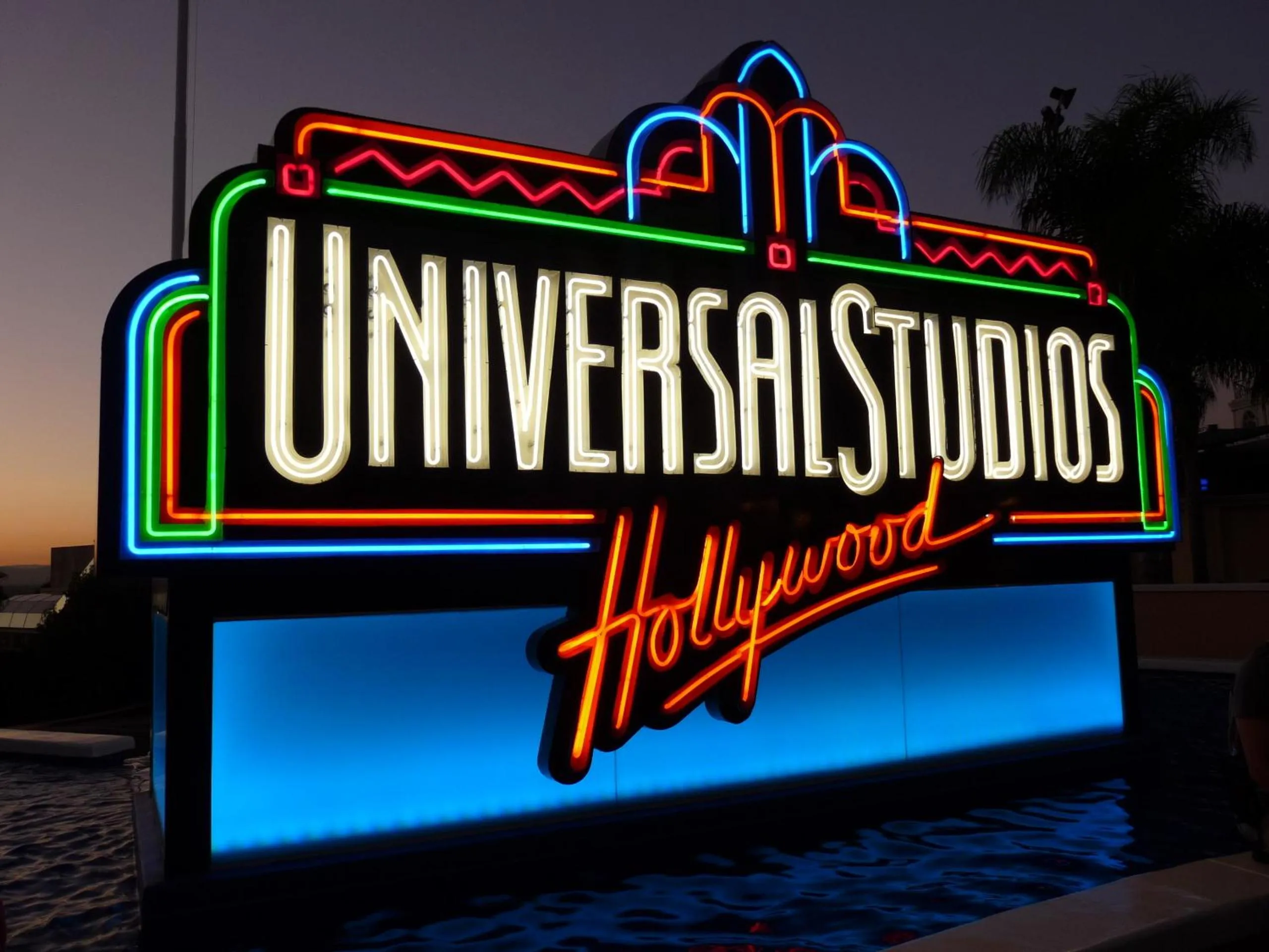 Area and facilities in Canoga Hotel at Warner Center