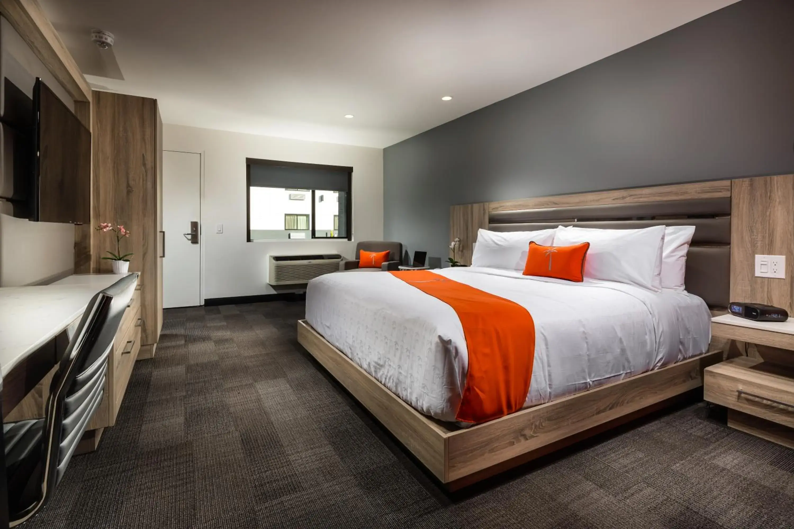 King Room in Canoga Hotel at Warner Center King Room in Canoga Hotel at Warner Center