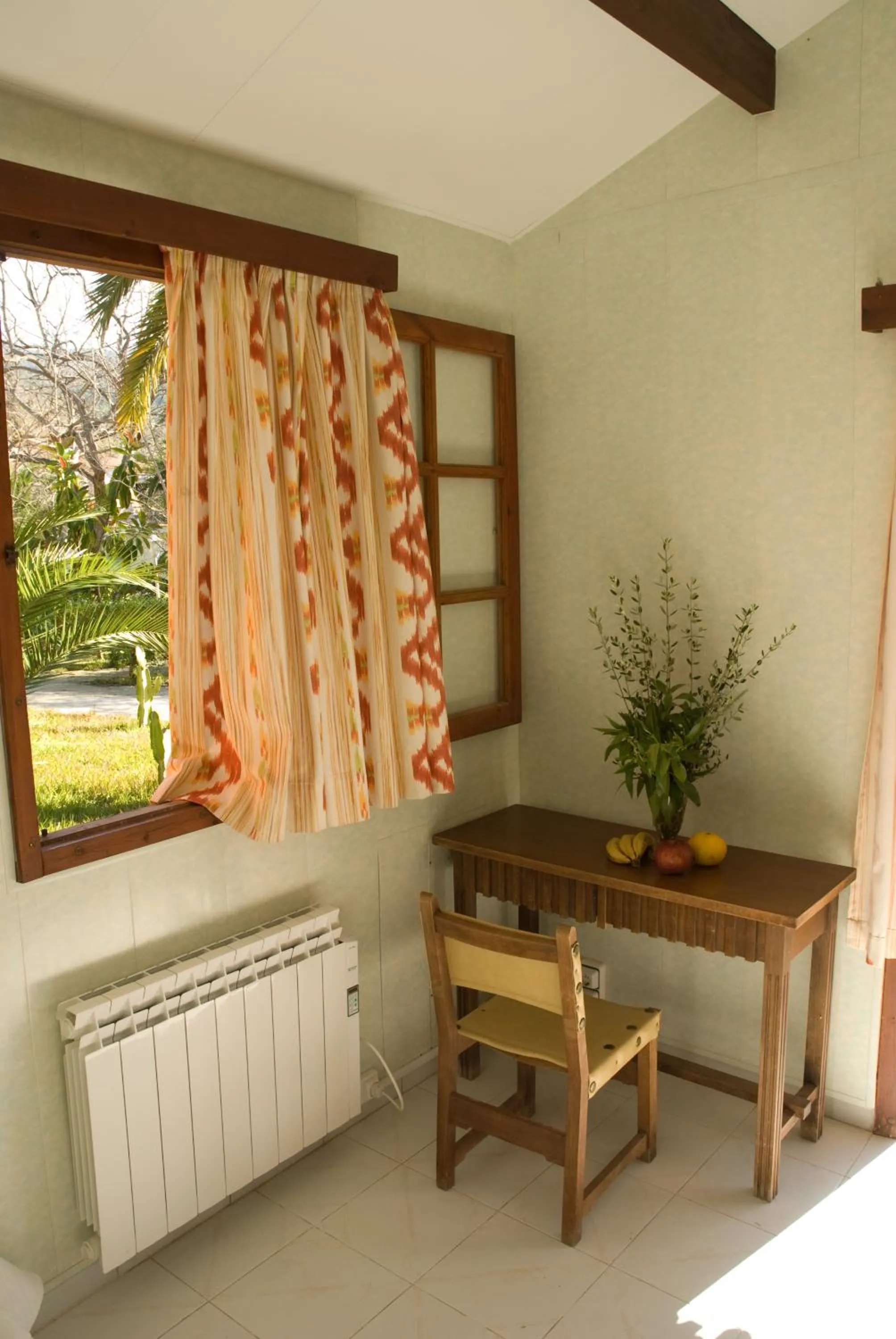 Photo of the whole room in Soller Garden