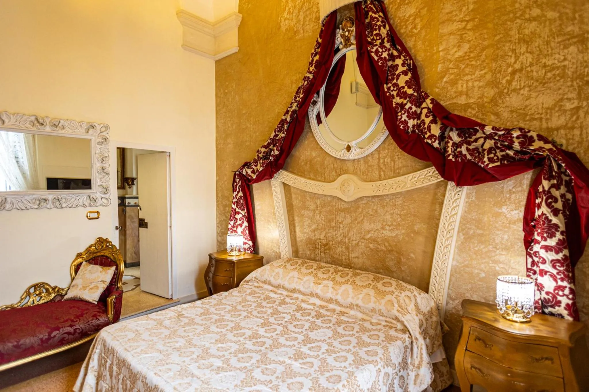 Bed in Palazzo Gallo Resort