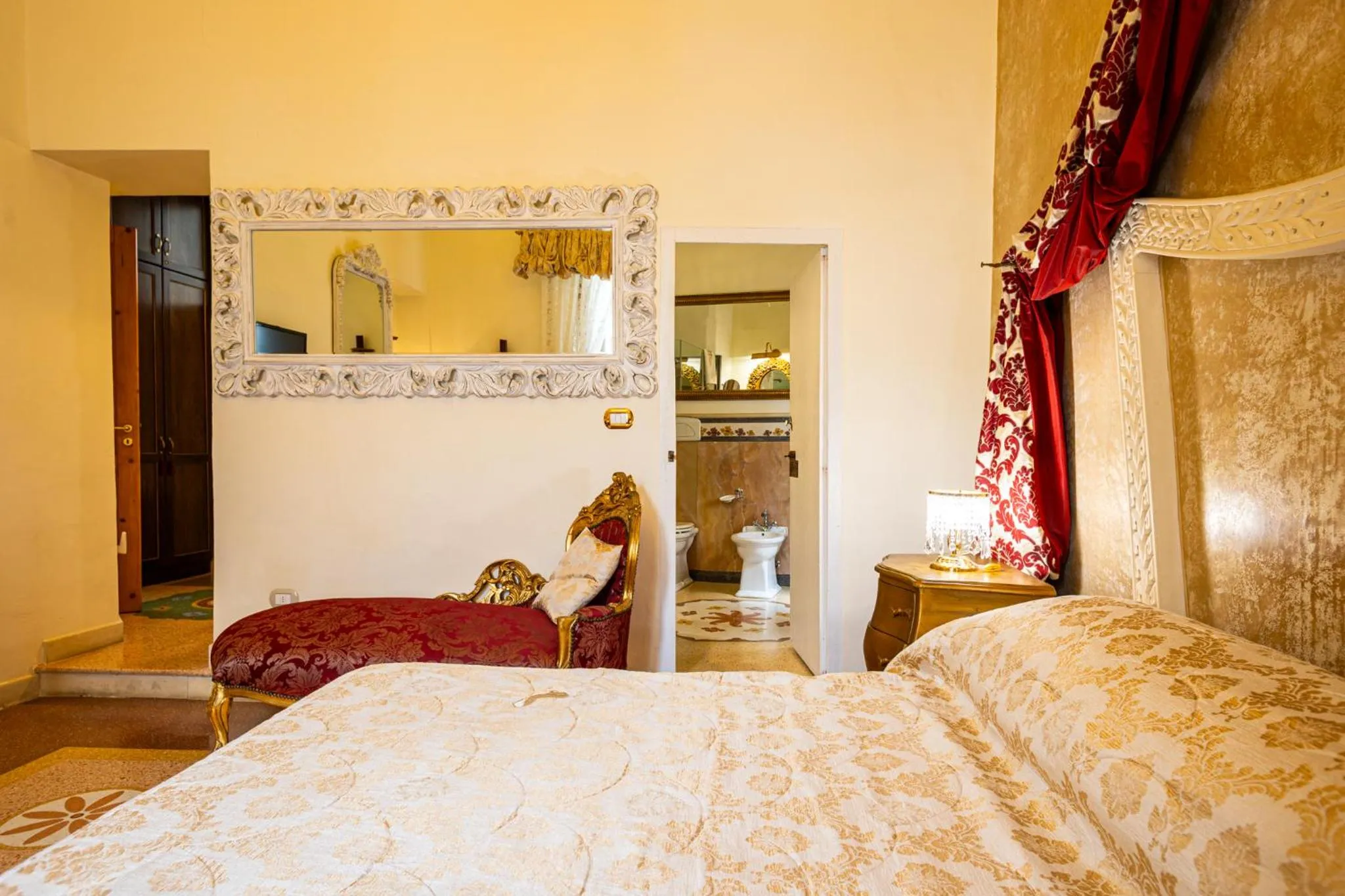 Bed in Palazzo Gallo Resort