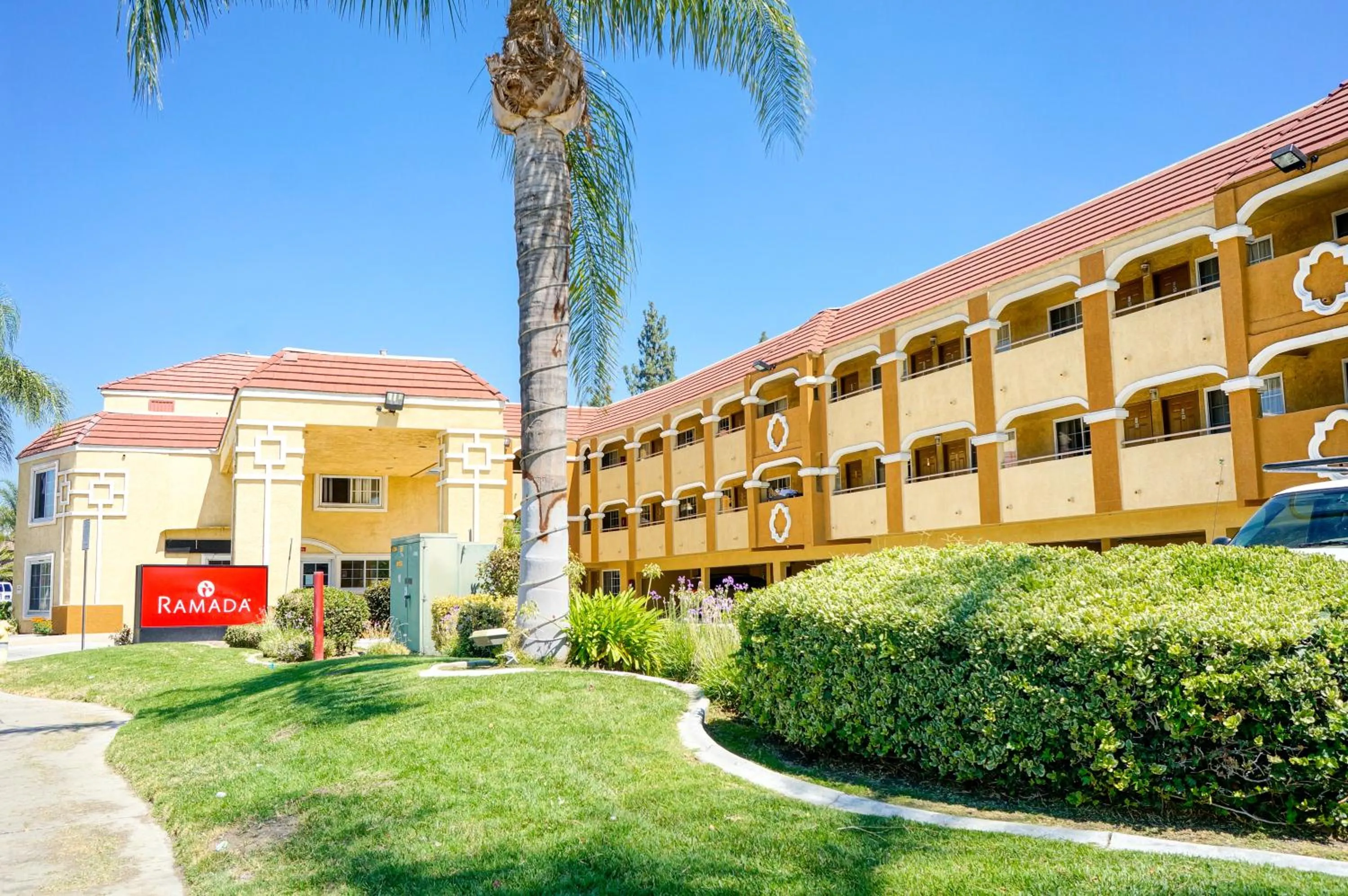 Property building in Ramada by Wyndham Ontario Airport & Convention Center