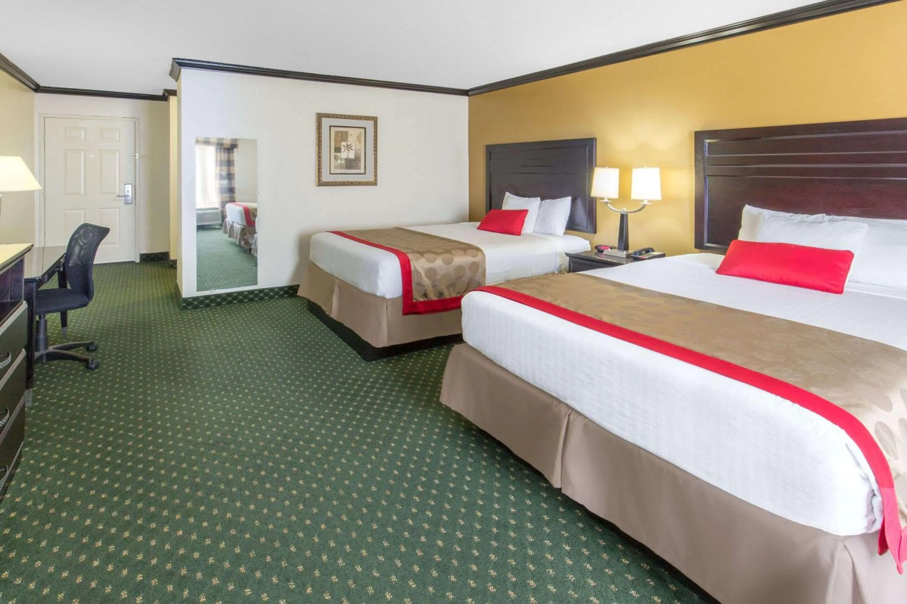 Photo of the whole room, Bed in Ramada by Wyndham Ontario Airport & Convention Center