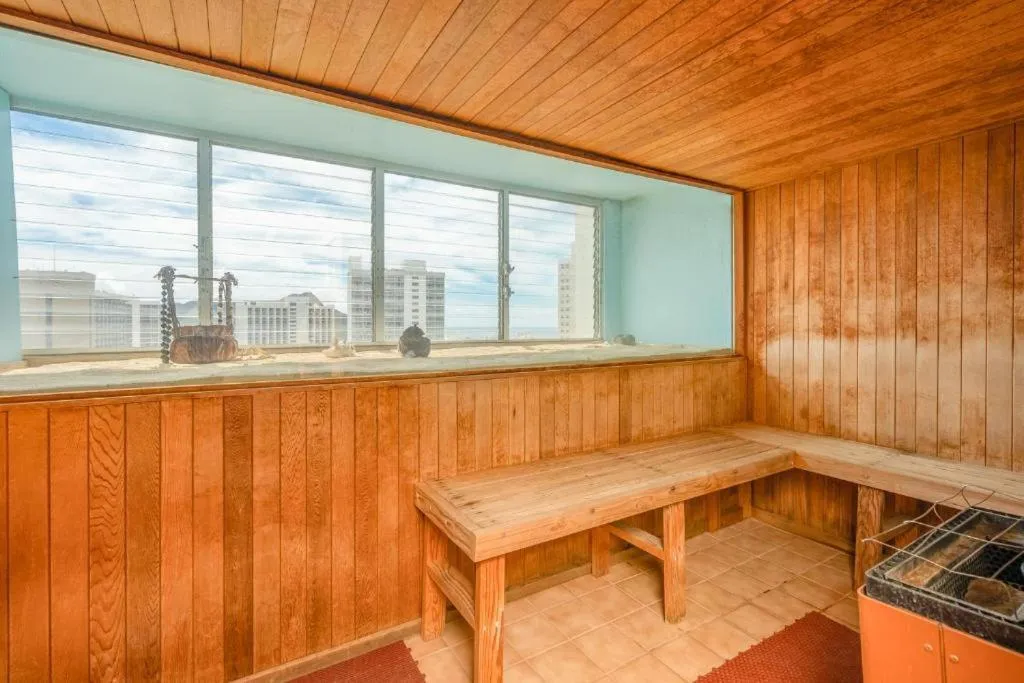 Sauna in Pacific Monarch