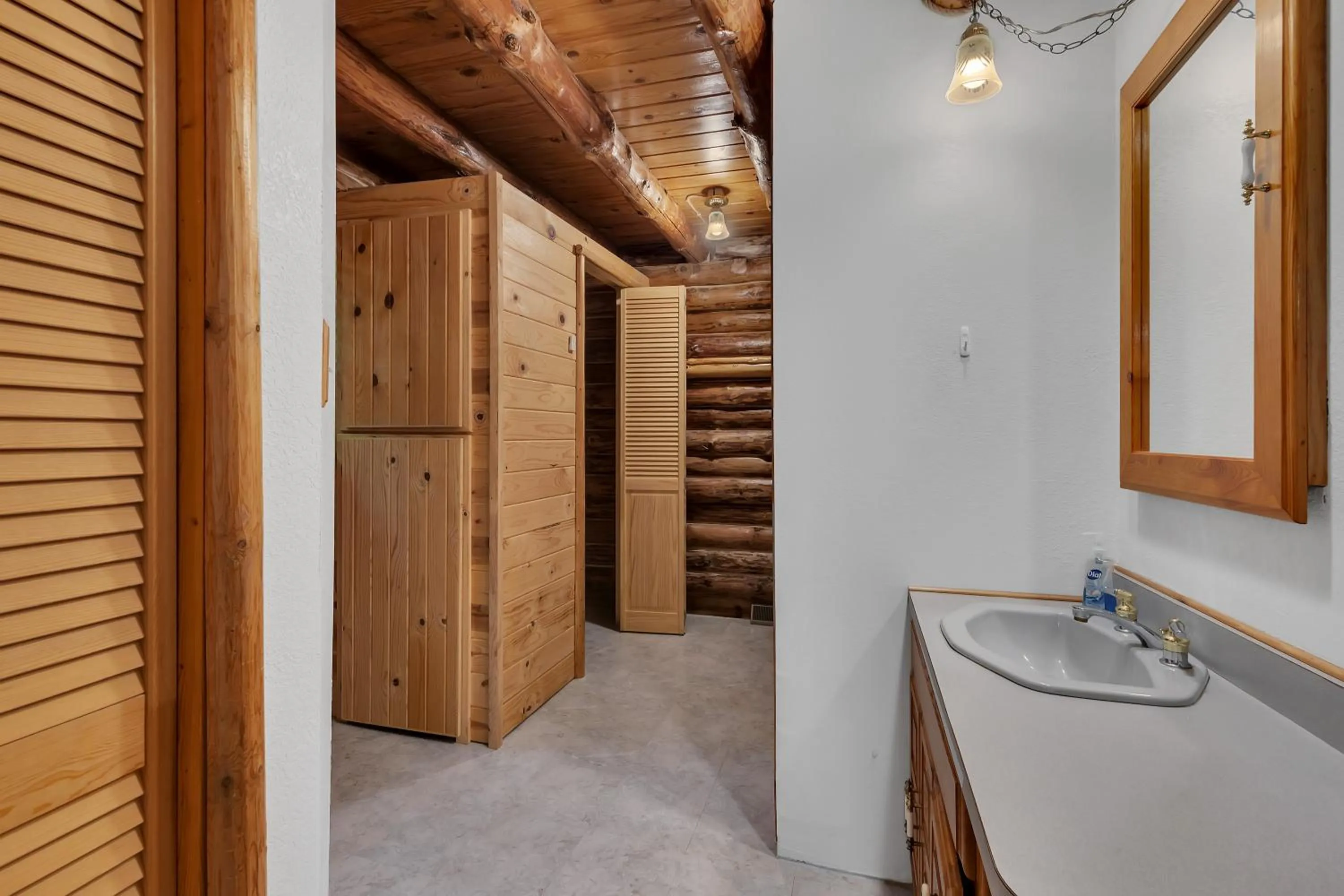 Bathroom in Blue Moon Resort & Motel