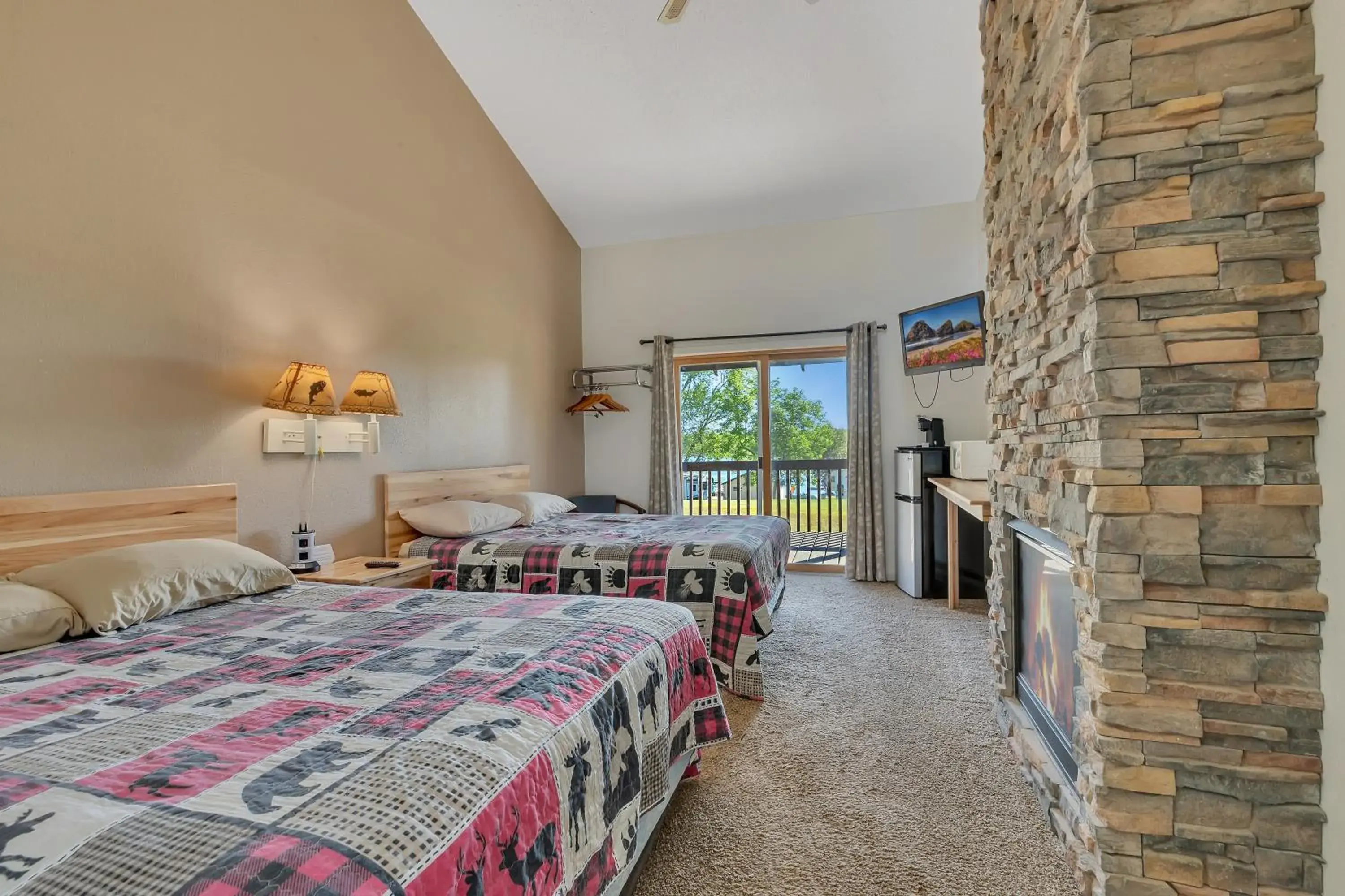 Deluxe Queen Room in Blue Moon Resort & Motel Deluxe Queen Room in Blue Moon Resort & Motel