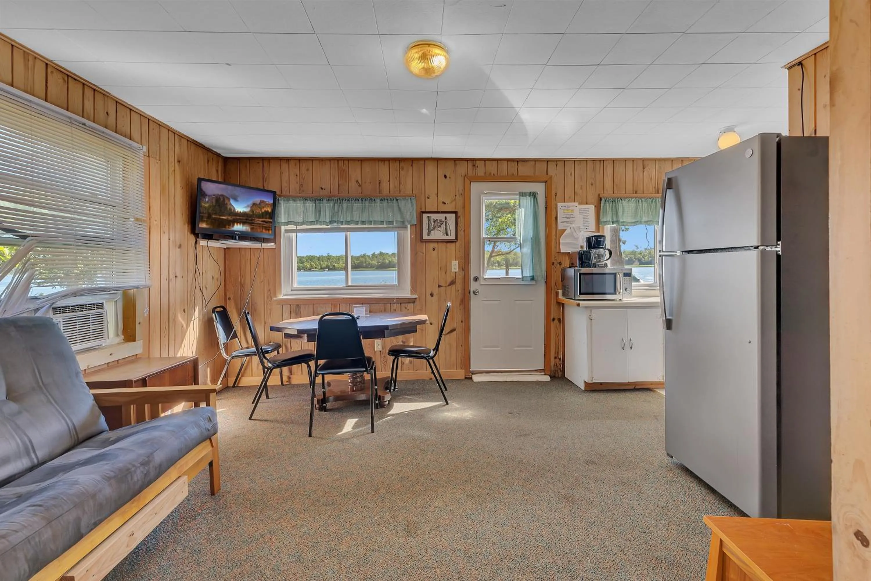 Living room in Blue Moon Resort & Motel