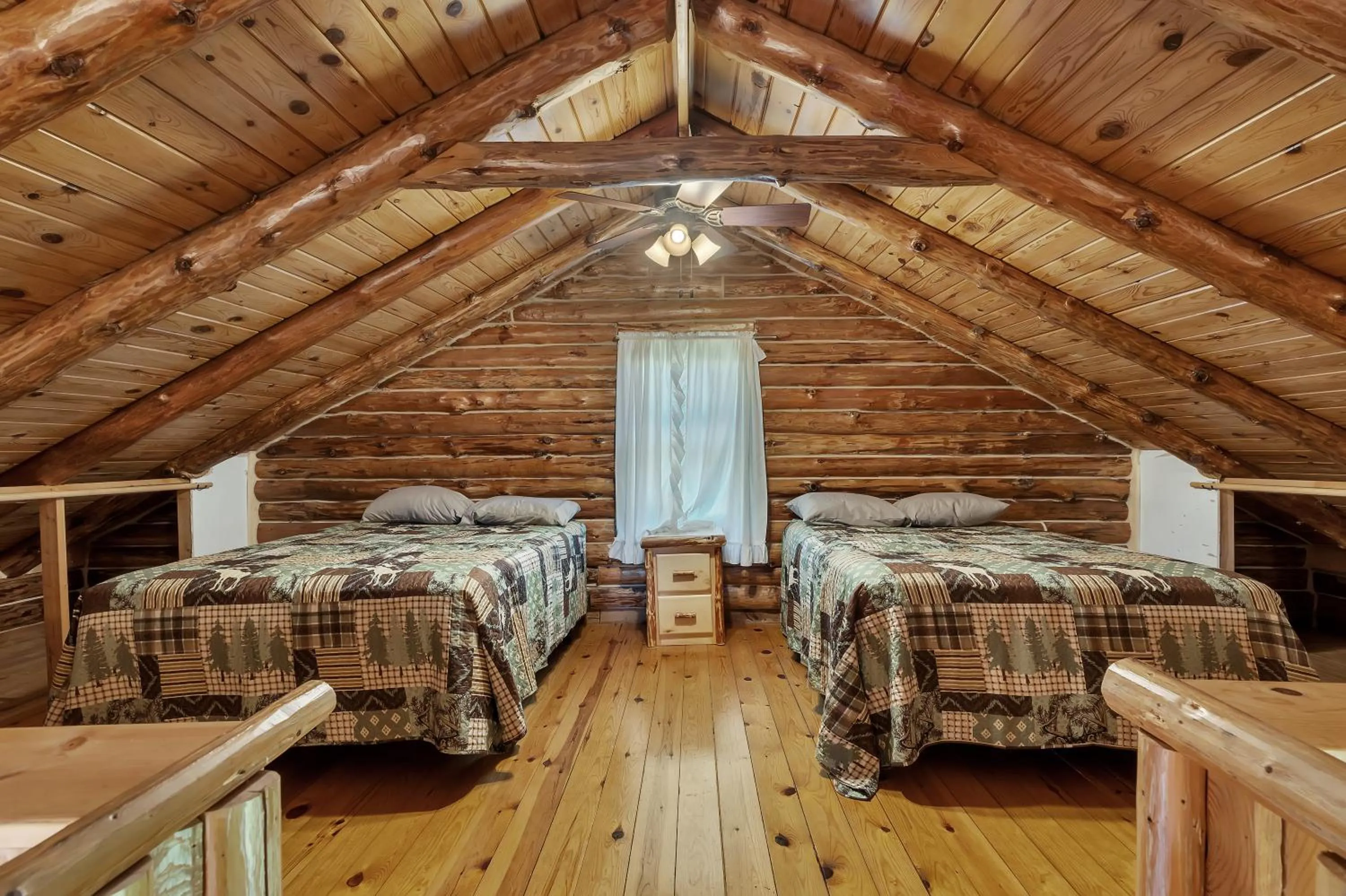 Bed in Blue Moon Resort & Motel