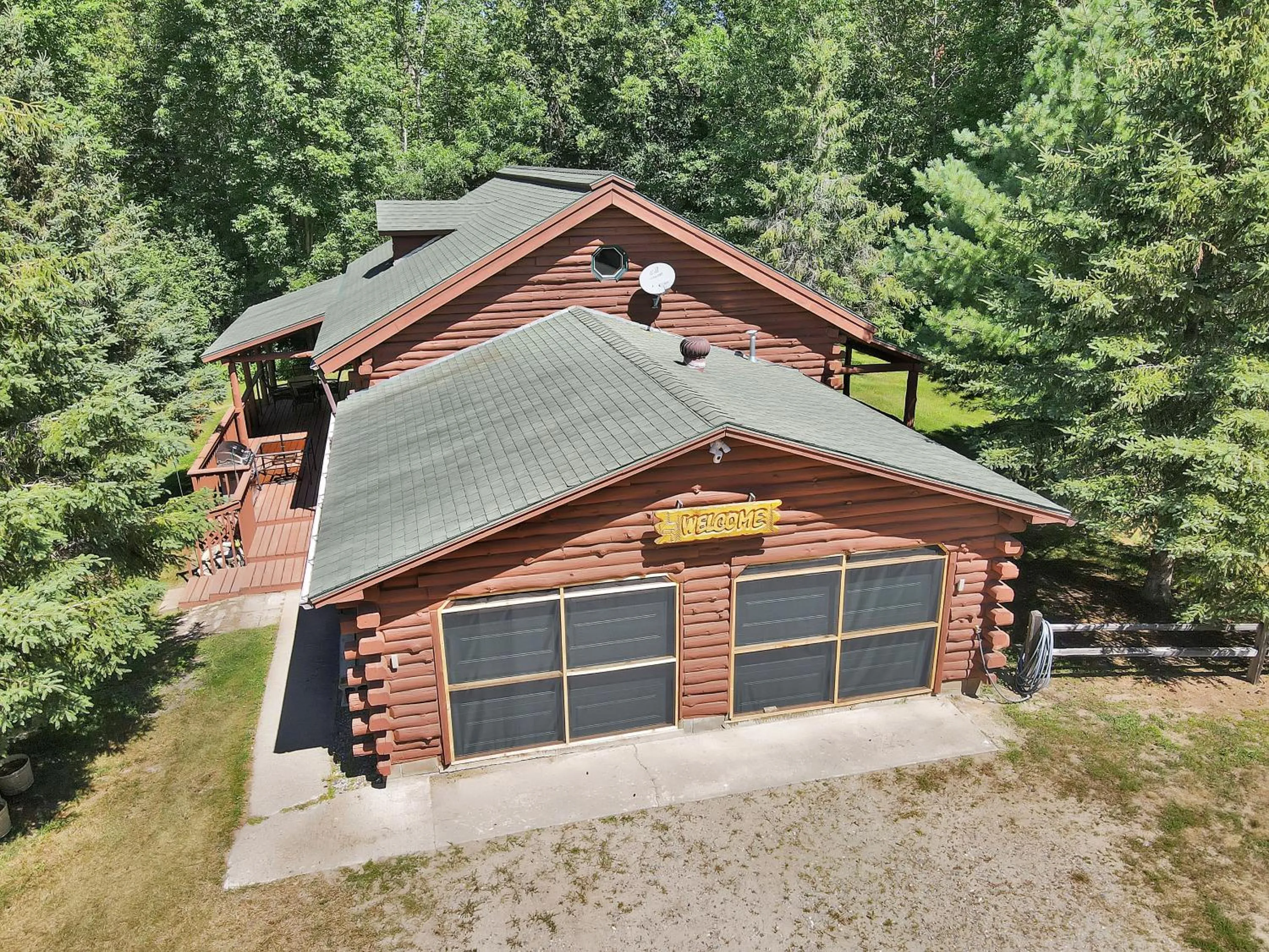 Property building in Blue Moon Resort & Motel