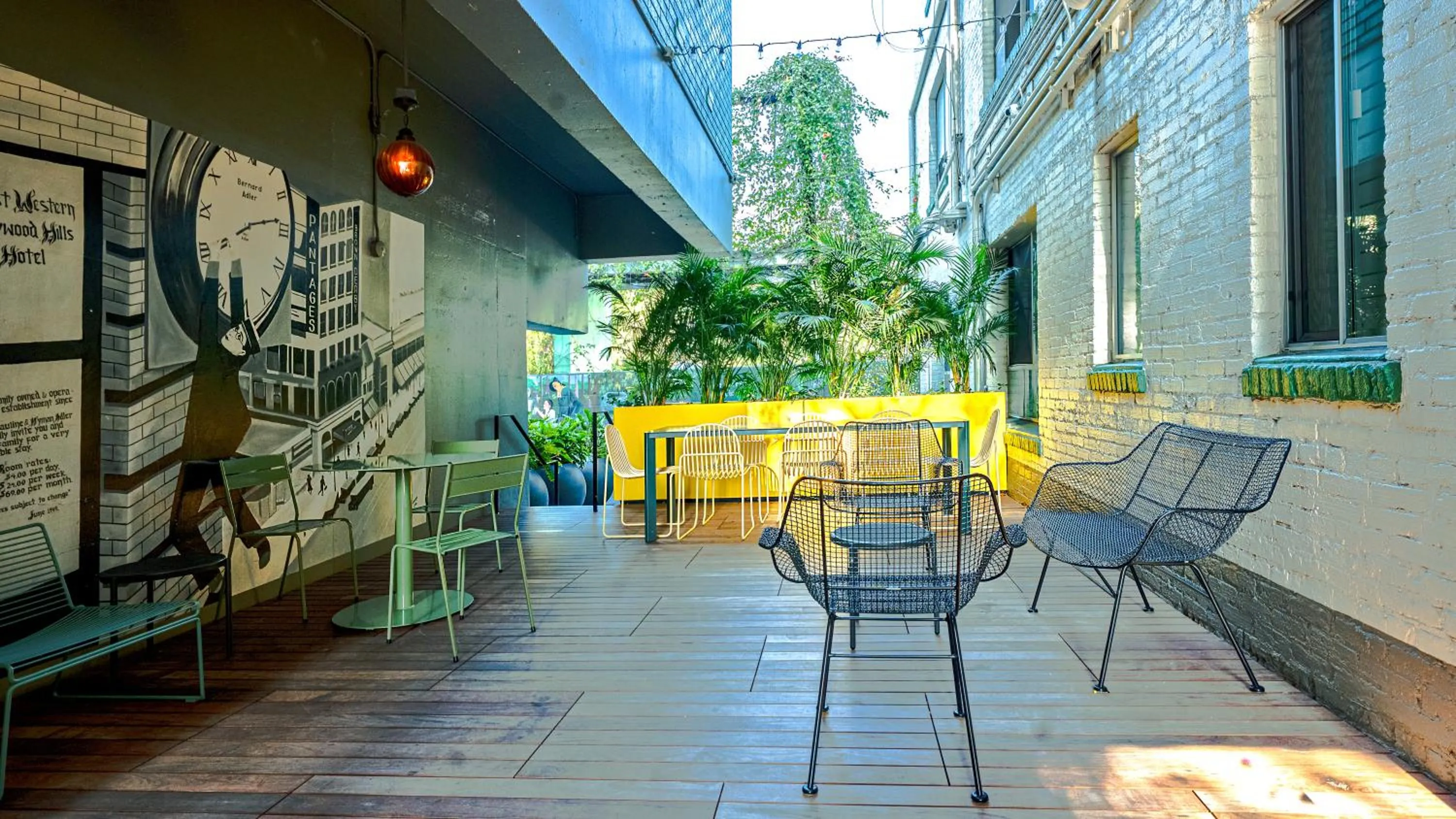 Patio in The Hollywood Franklin Hotel near Universal Studios