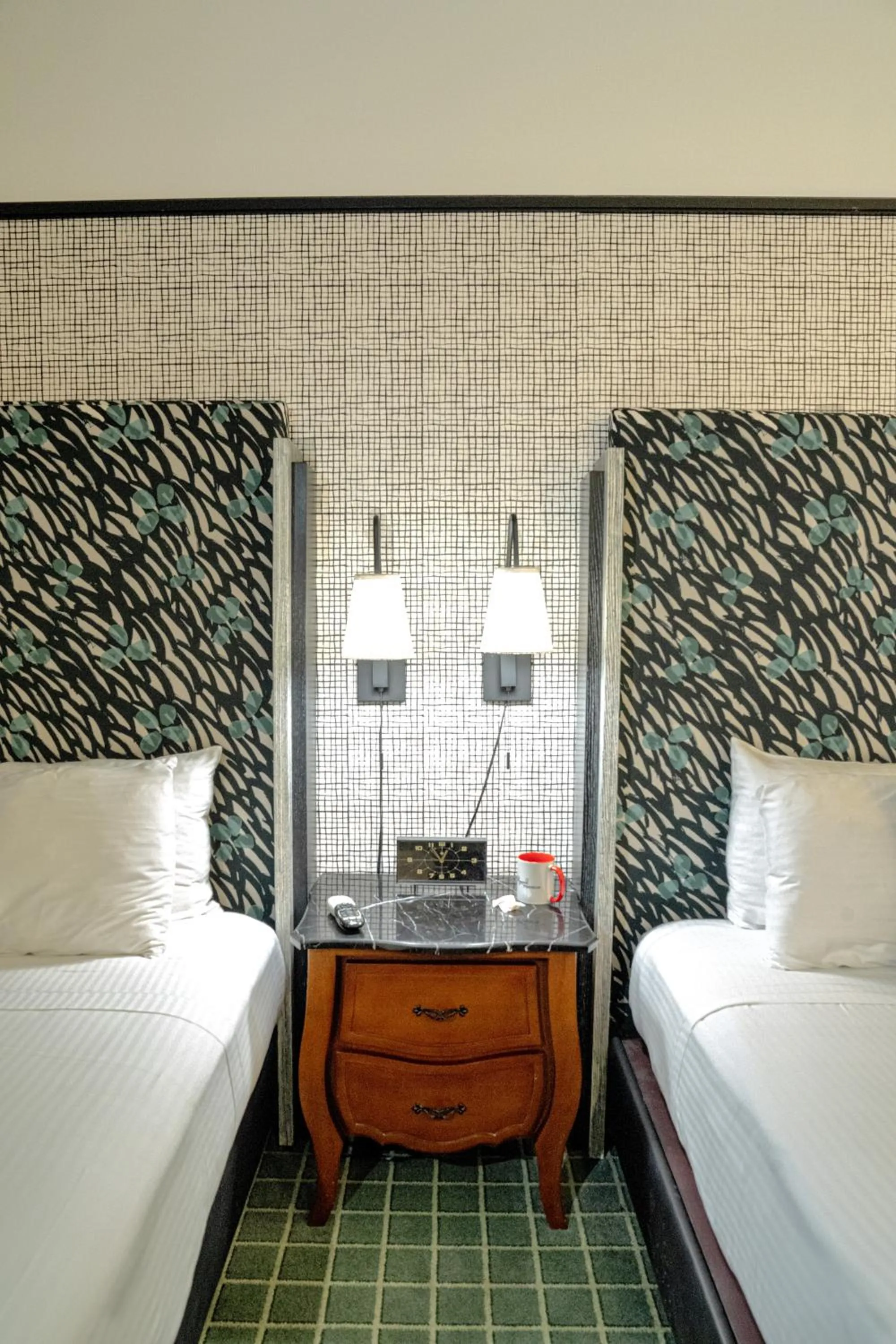 Bed in The Hollywood Franklin Hotel near Universal Studios