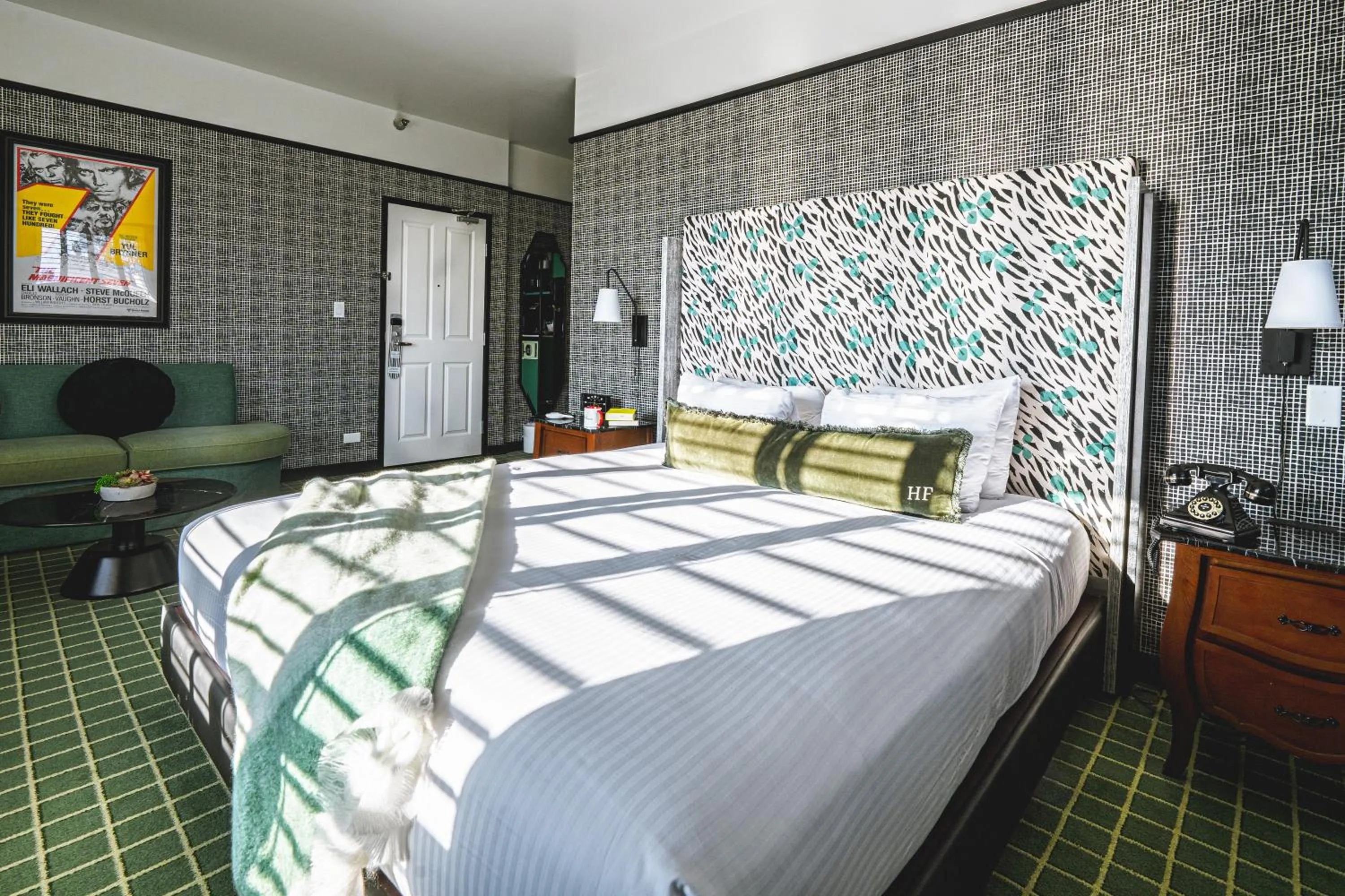 Bed in The Hollywood Franklin Hotel near Universal Studios