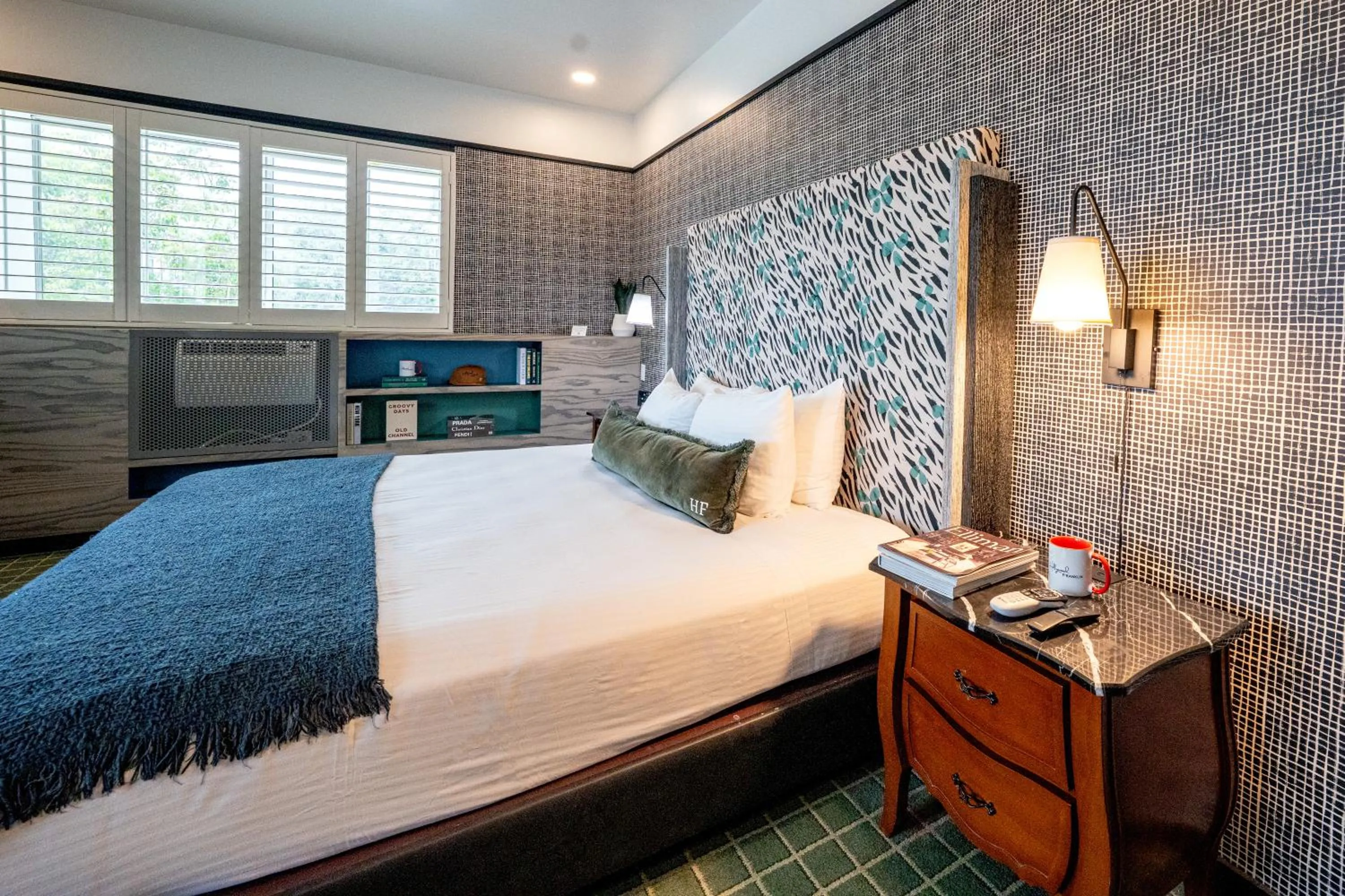 Bed in The Hollywood Franklin Hotel near Universal Studios