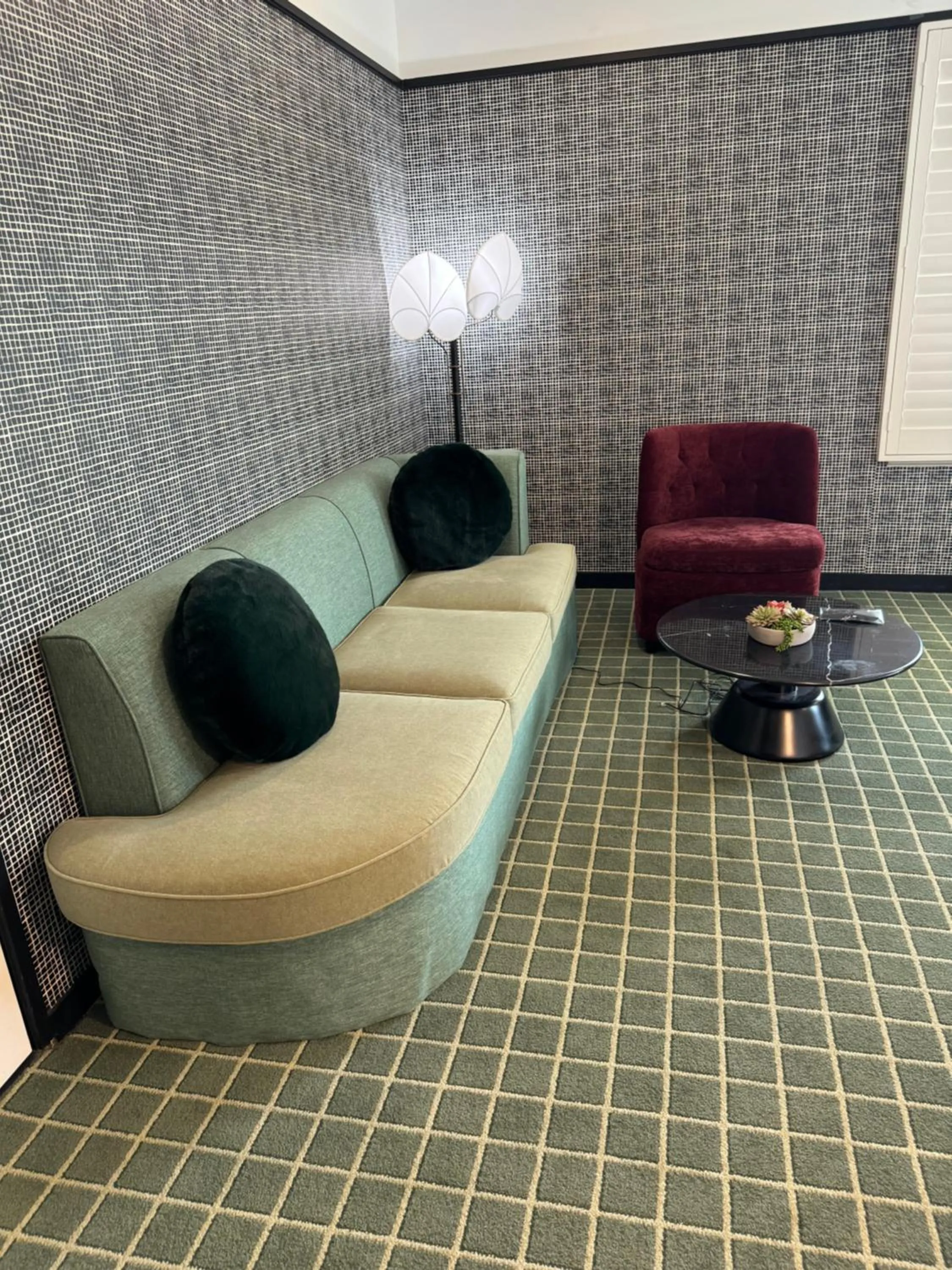 Living room in The Hollywood Franklin Hotel near Universal Studios