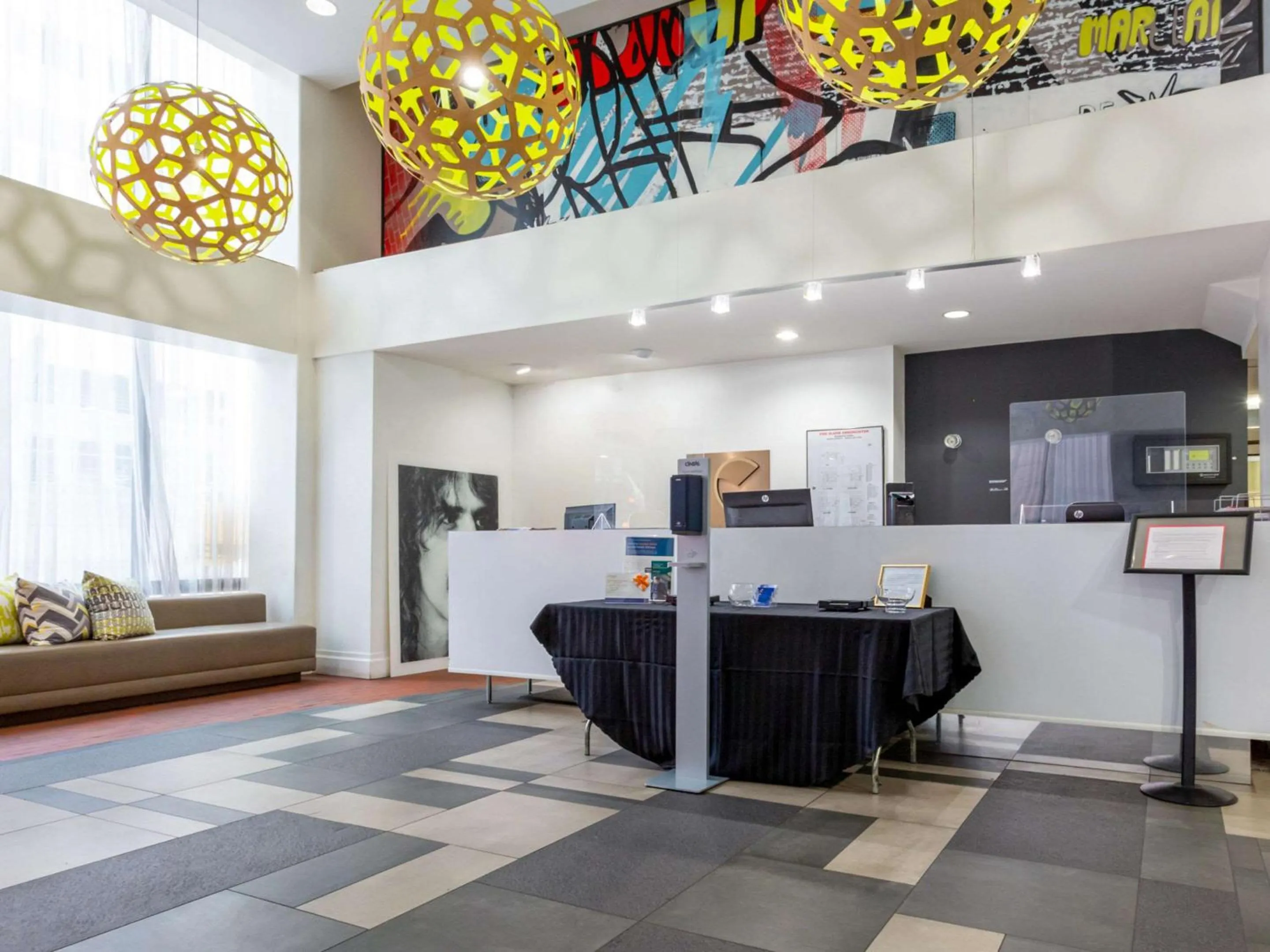 Lobby or reception in Comfort Inn & Suites Baltimore Inner Harbor