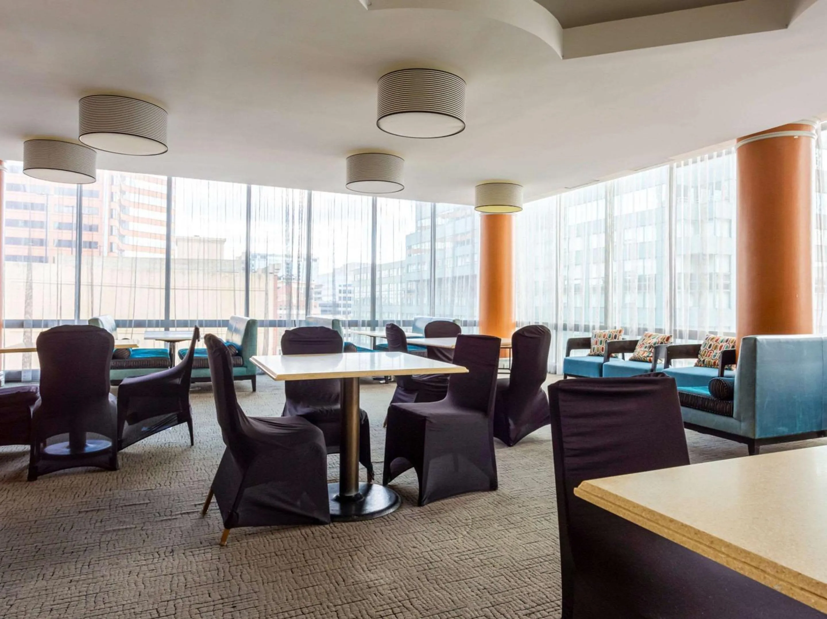 Restaurant/places to eat in Comfort Inn & Suites Baltimore Inner Harbor