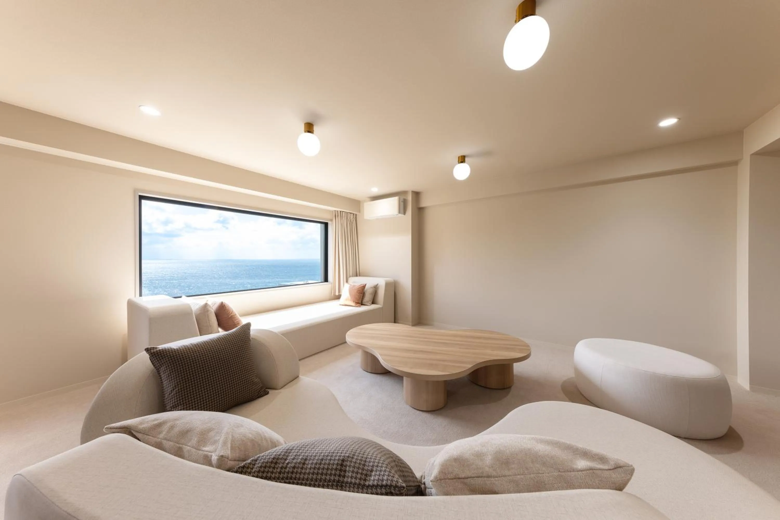 Seating area, Bed in TheMana Village