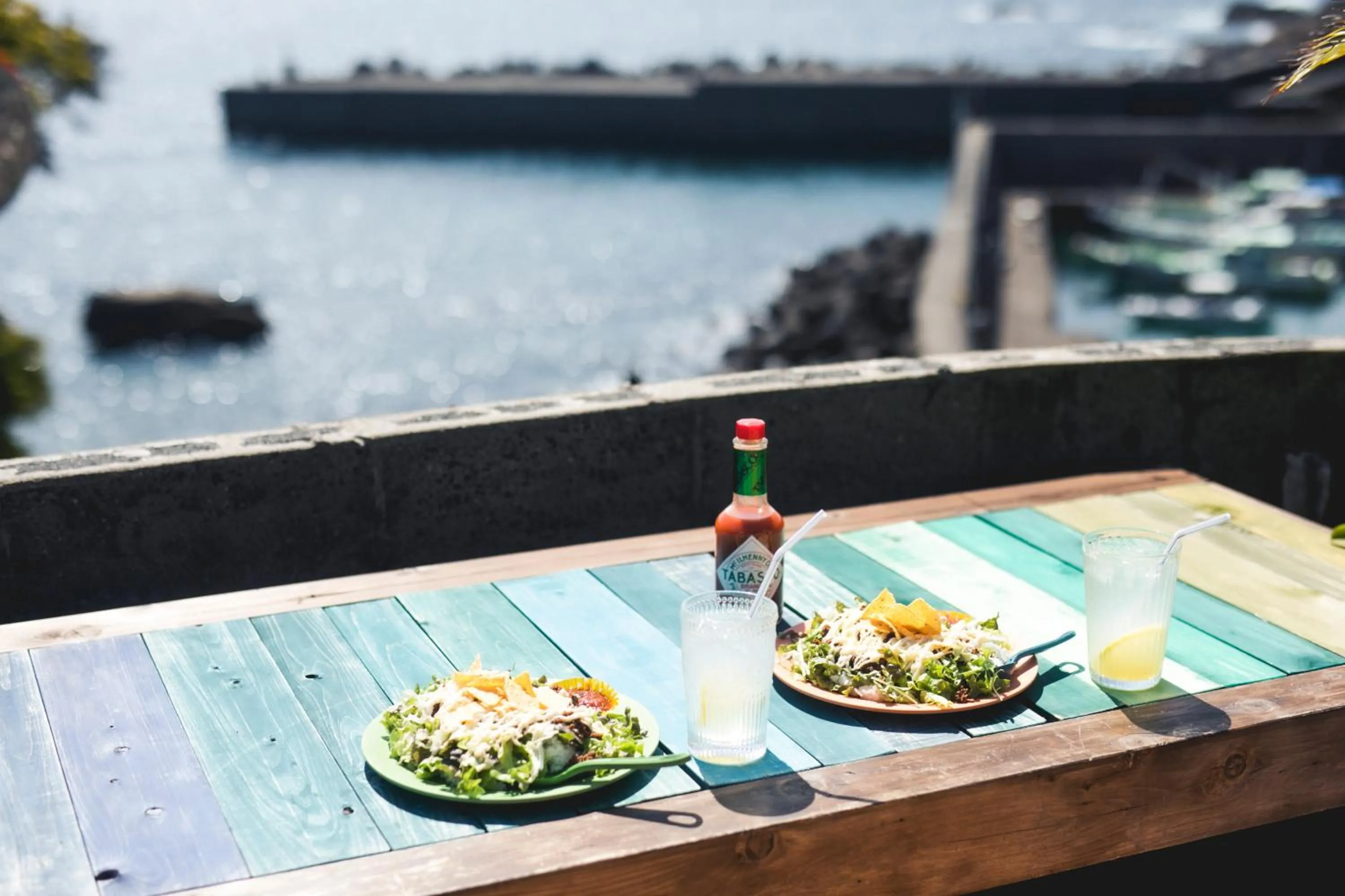 Restaurant/places to eat in TheMana Village