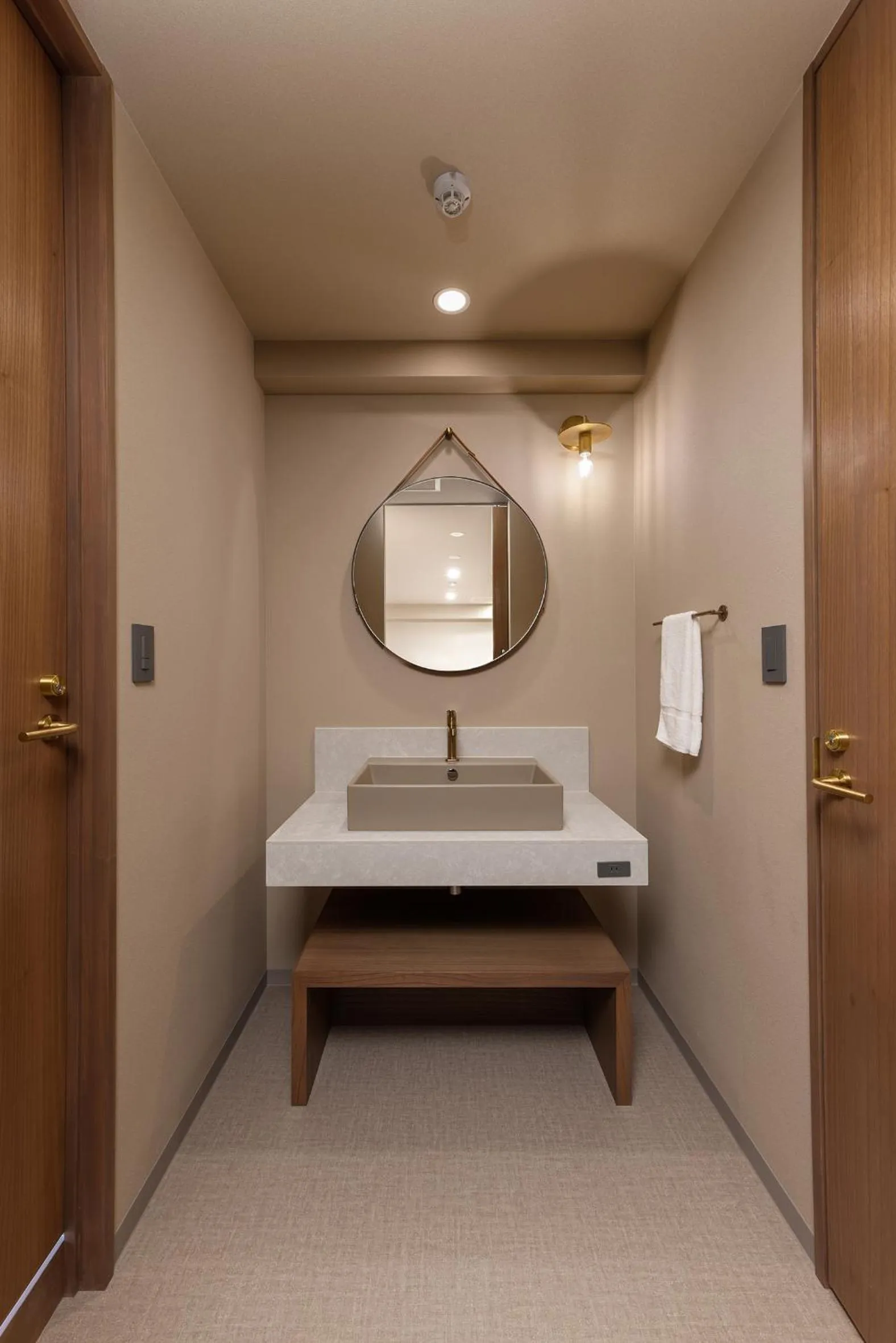 Photo of the whole room, Bed in TheMana Village