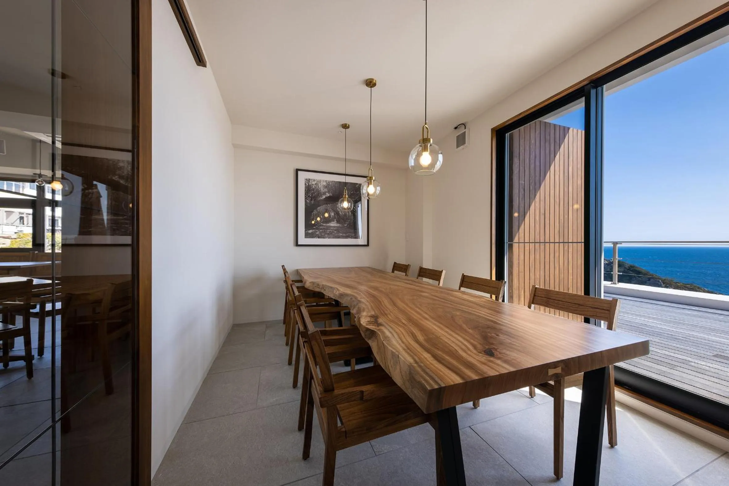 Restaurant/places to eat in TheMana Village