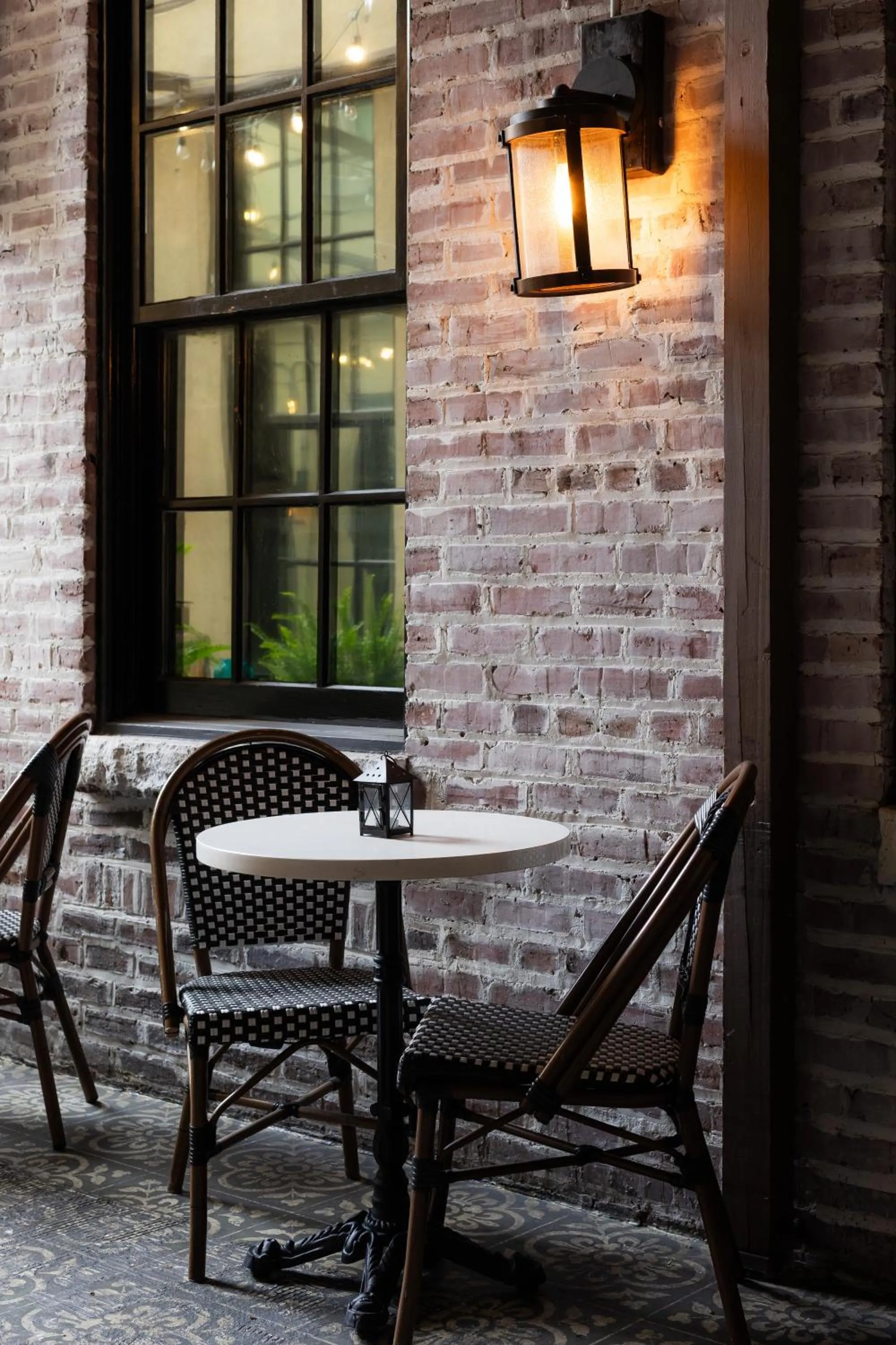 Inner courtyard view in Admiral Fell Inn Baltimore Harbor, Ascend Hotel Collection