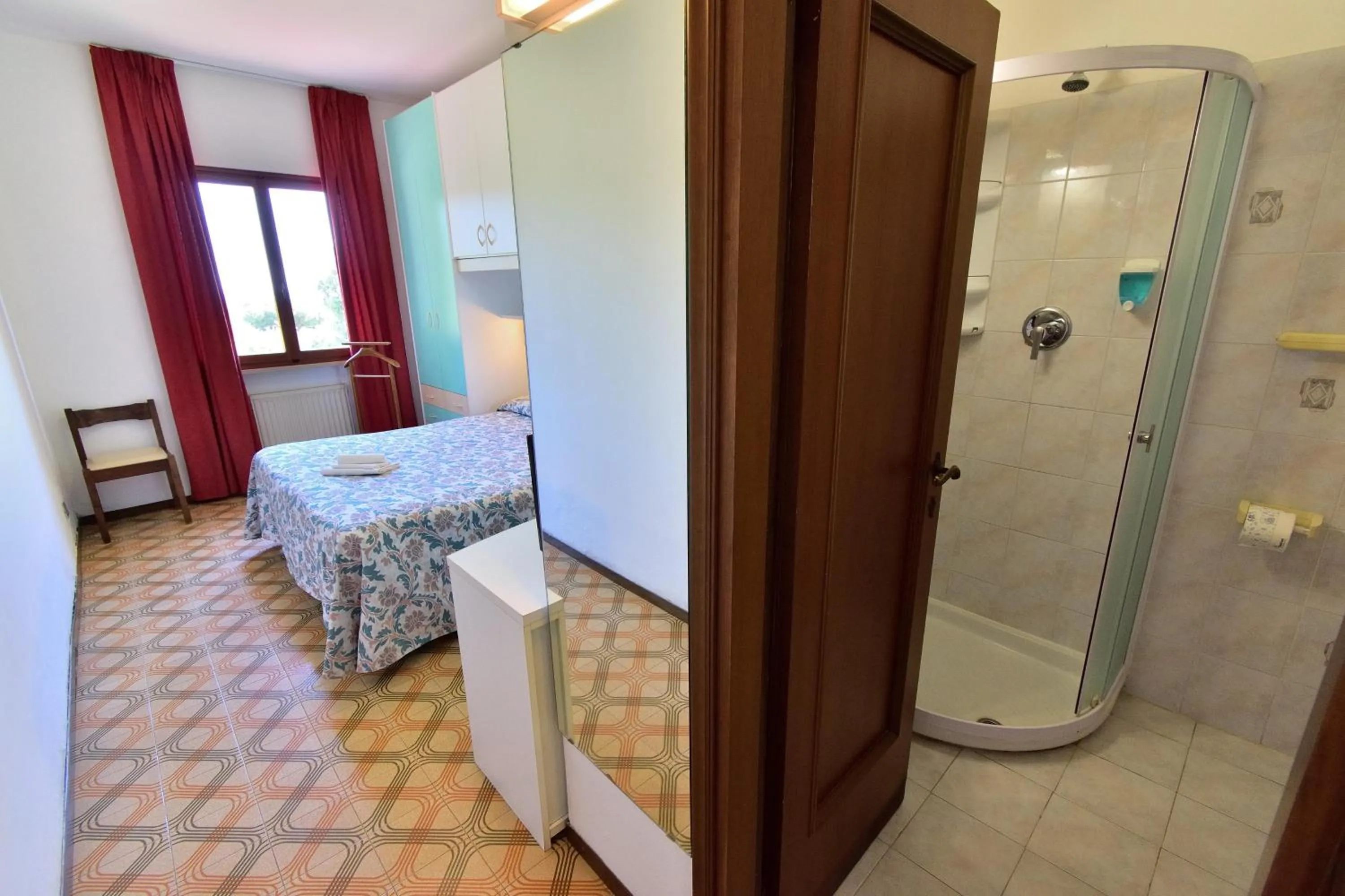 Shower in Eden Park Hotel