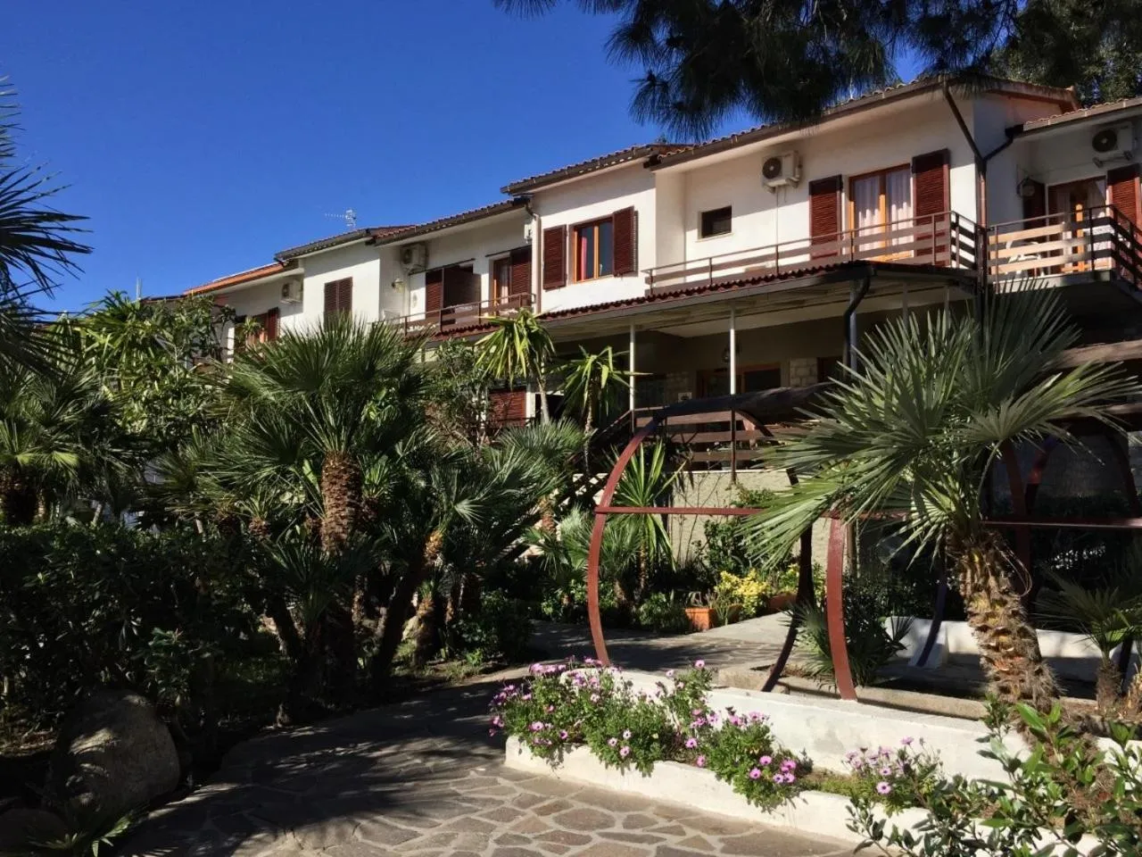 Facade/entrance in Eden Park Hotel