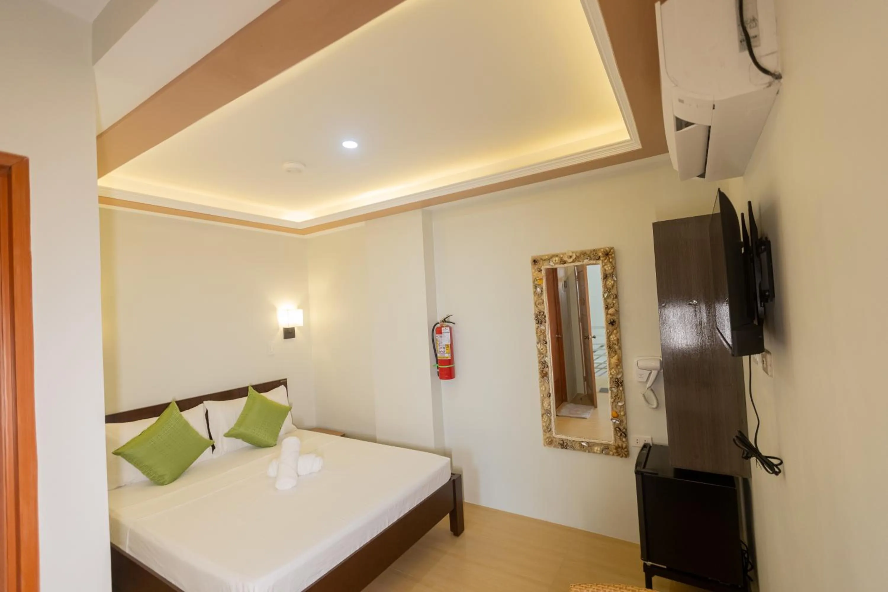 Bed in Anahaw Seaside Inn