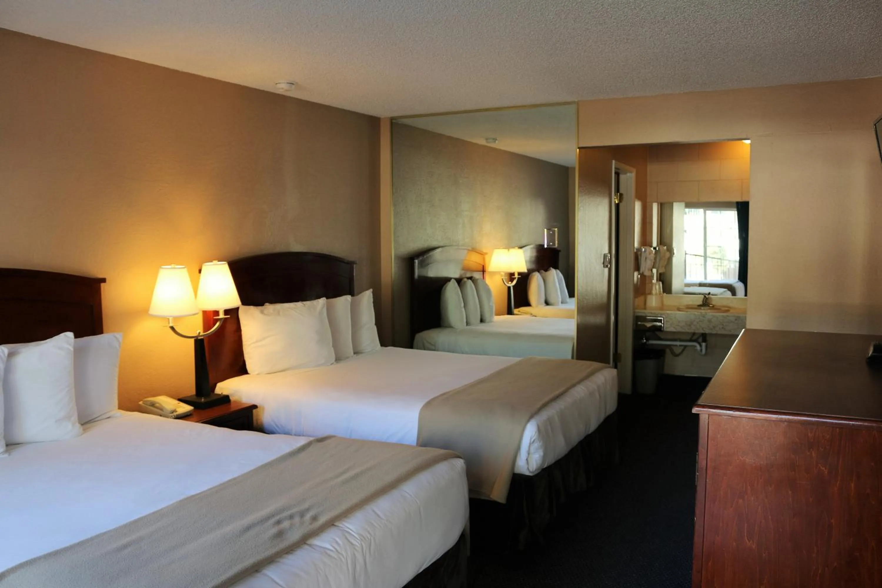 Bed in Bluelake Inn @ Heavenly Village