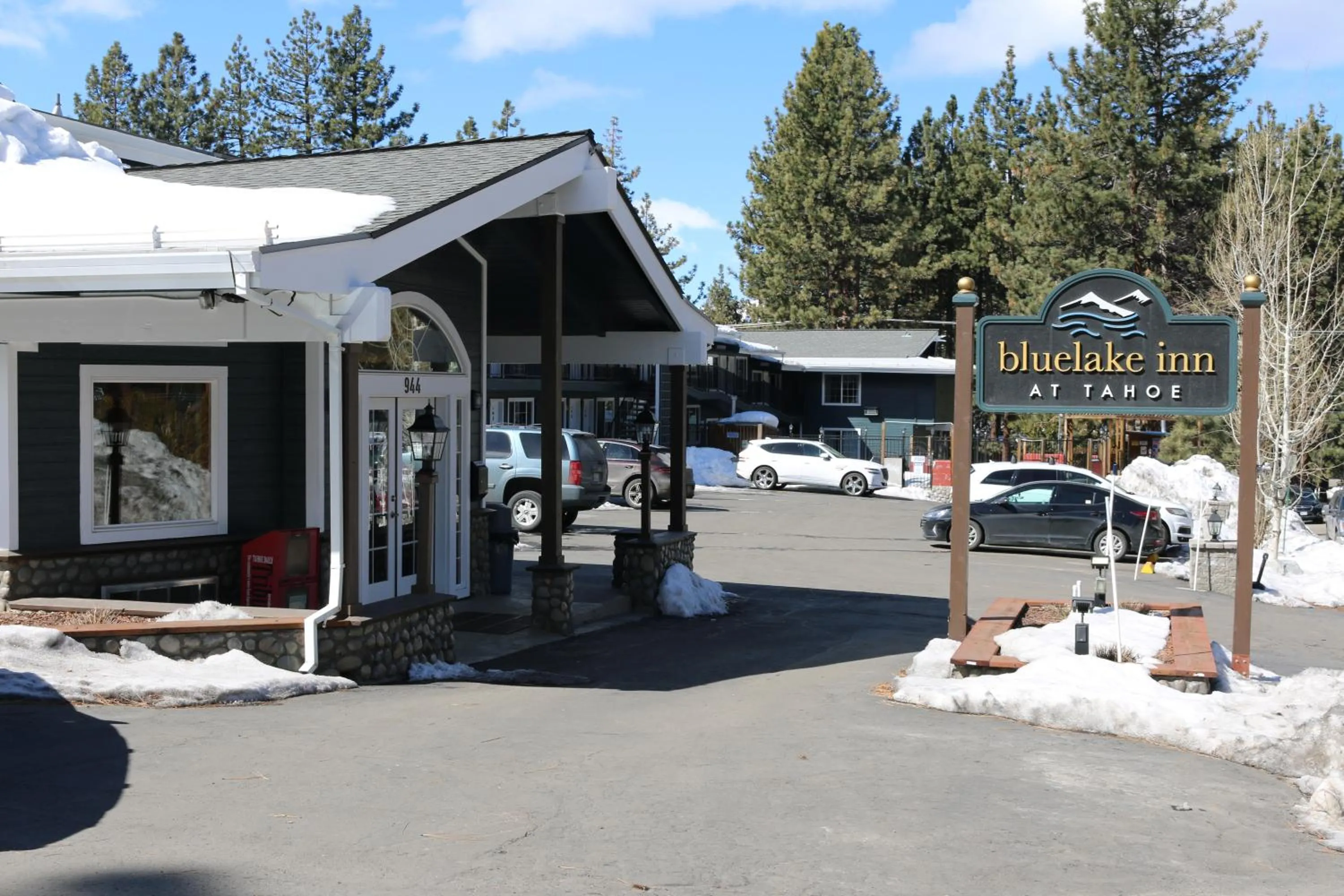 Property building in Bluelake Inn @ Heavenly Village