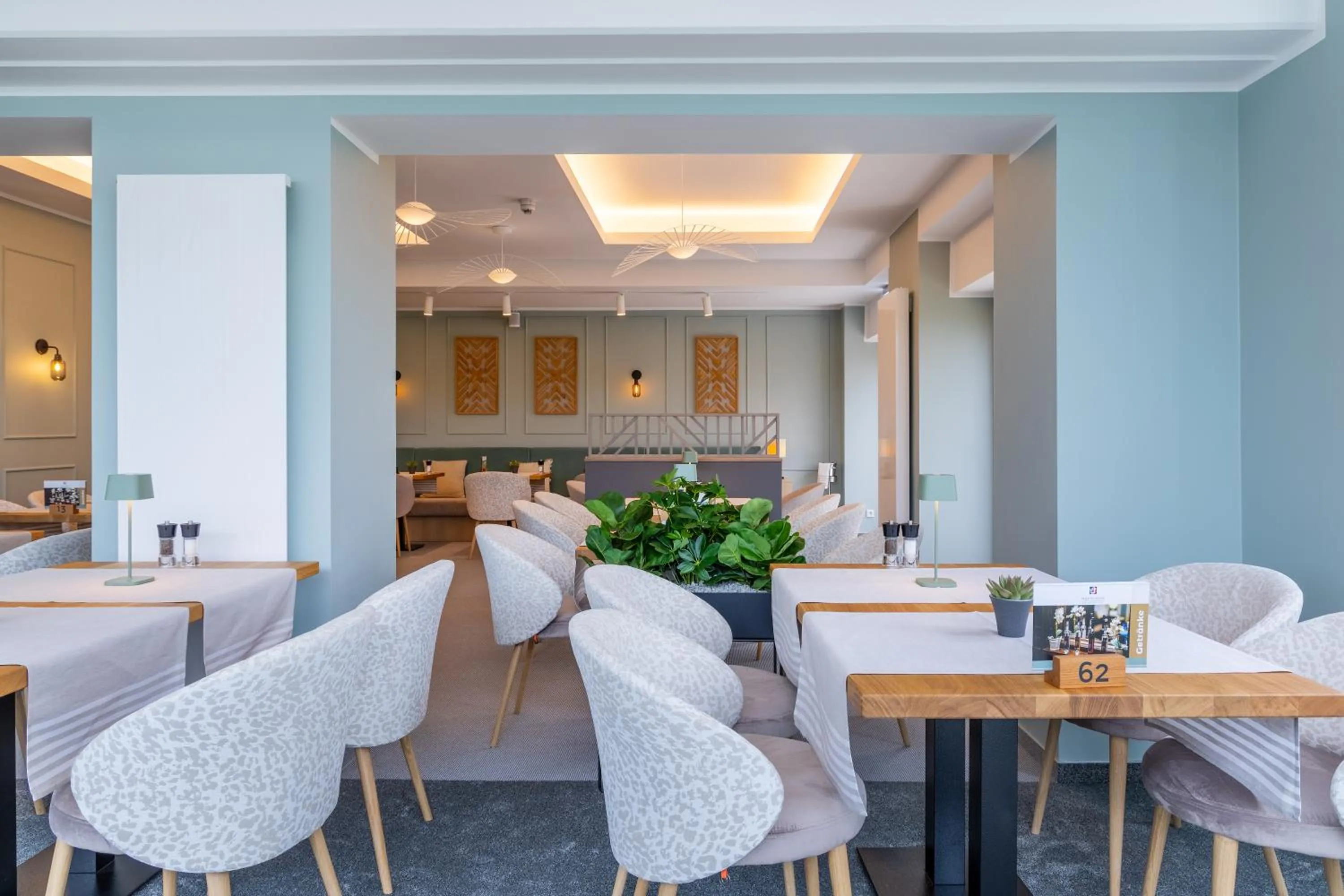 Restaurant/places to eat in Hotel Regina Maris