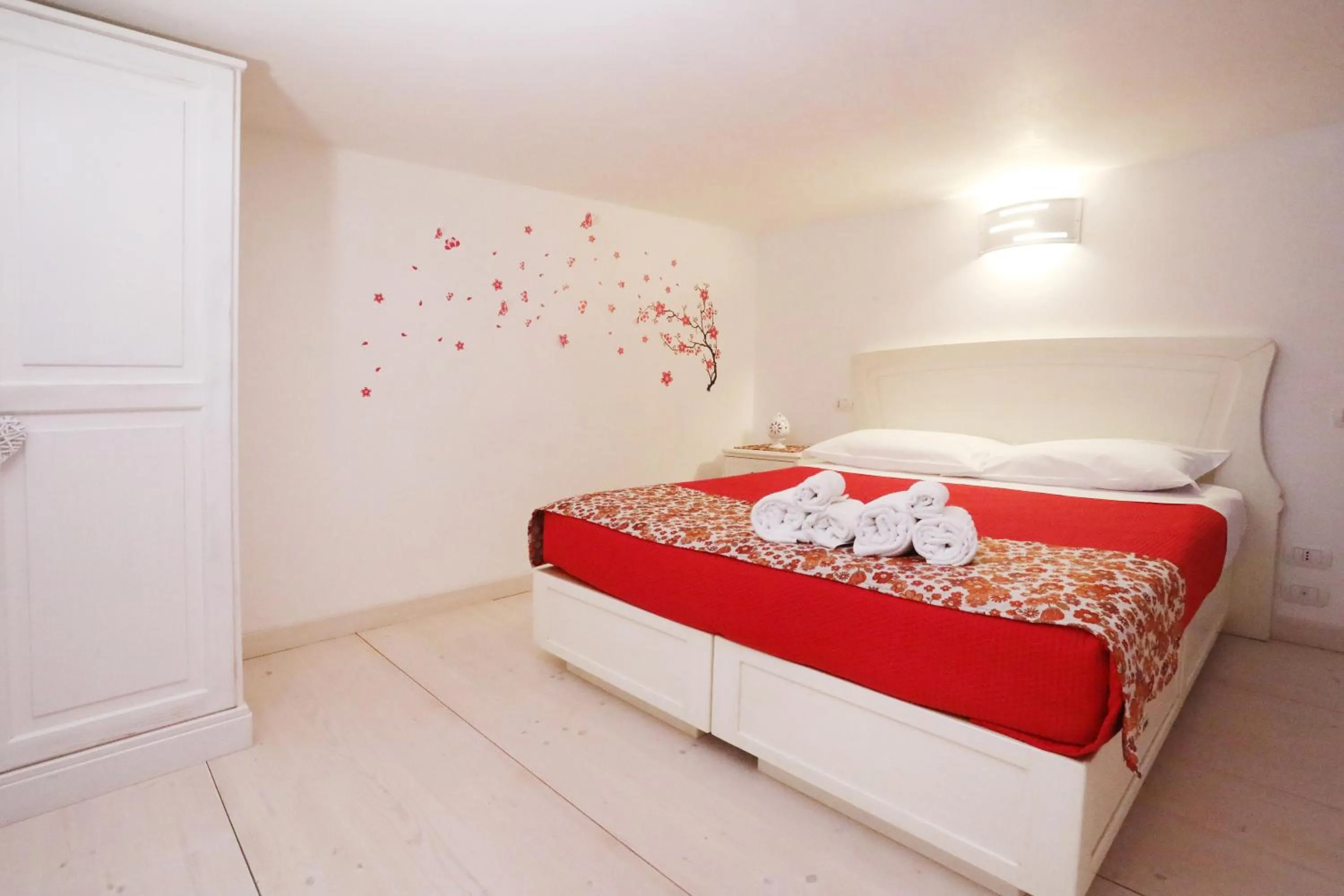 Photo of the whole room, Bed in Villa Rosato