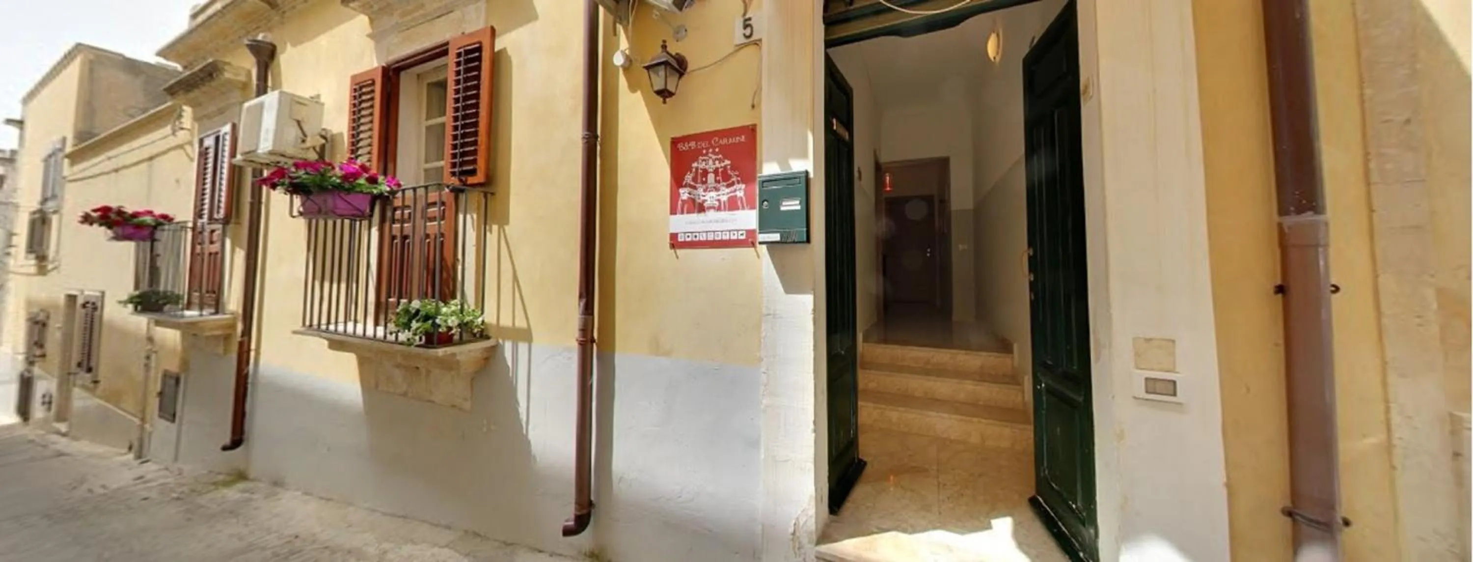 Facade/entrance in B&B Del Carmine