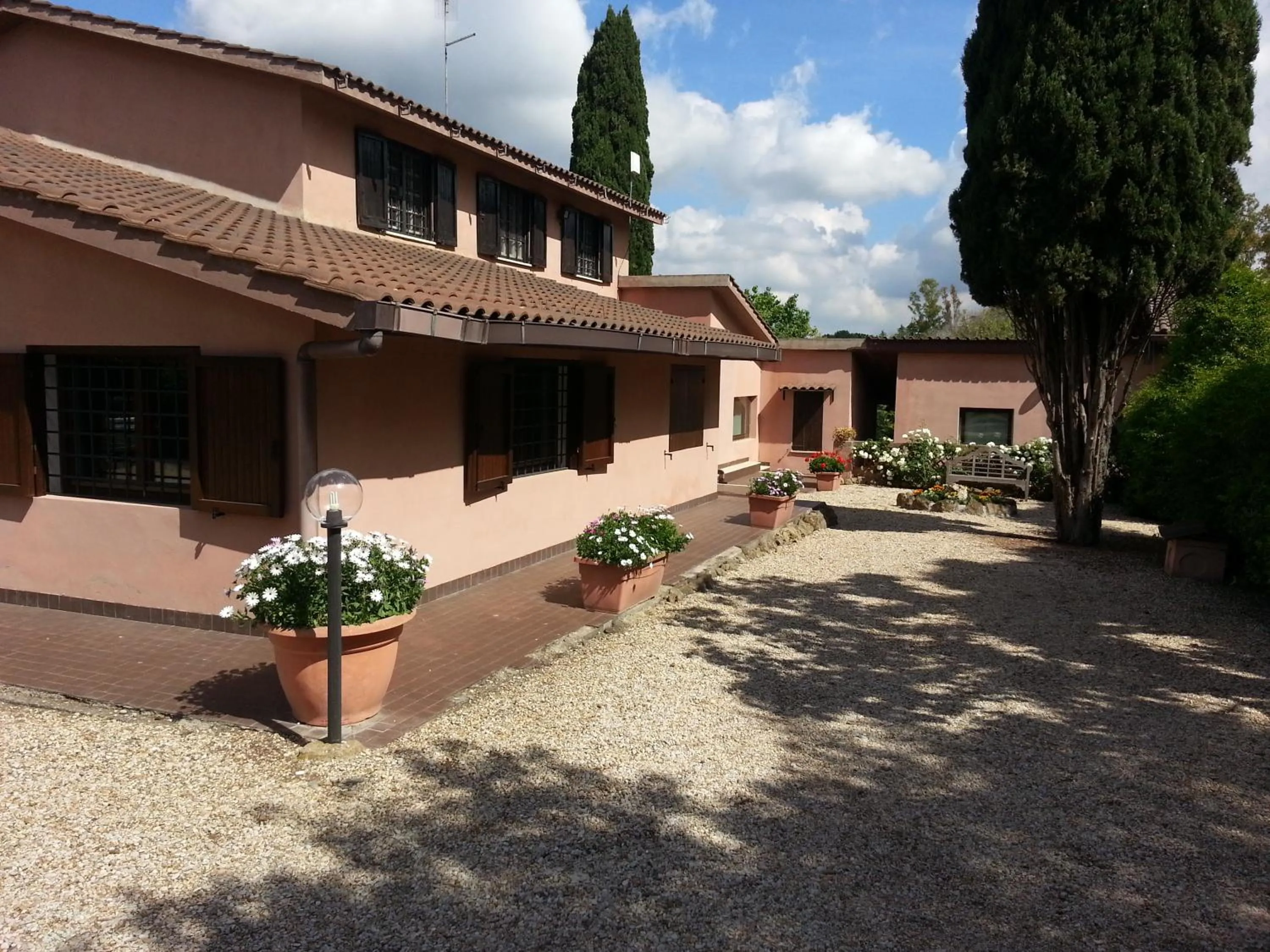 Facade/entrance in Villa di Christian e Michelle