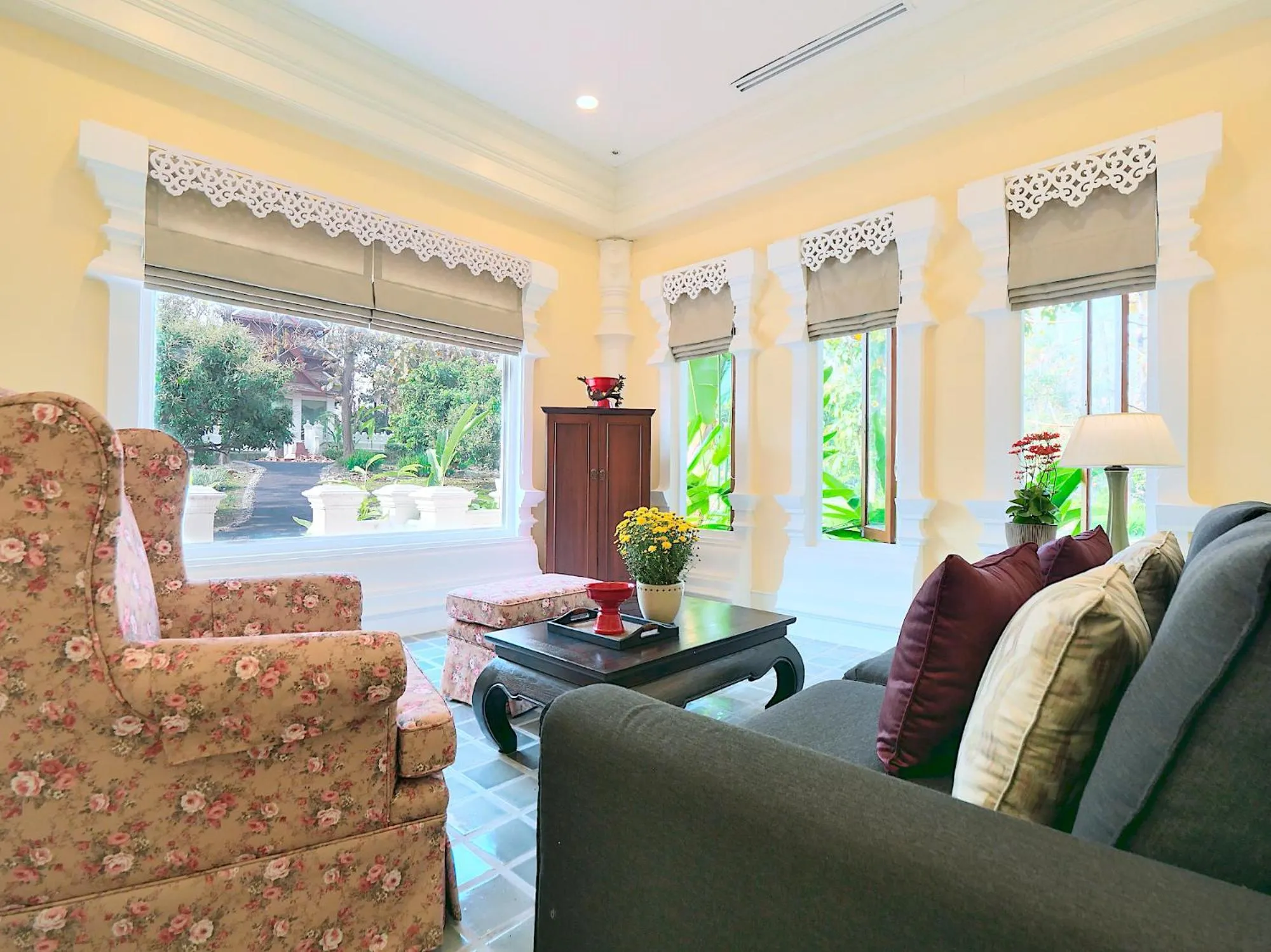 Living room in MonPanaNont Wellness