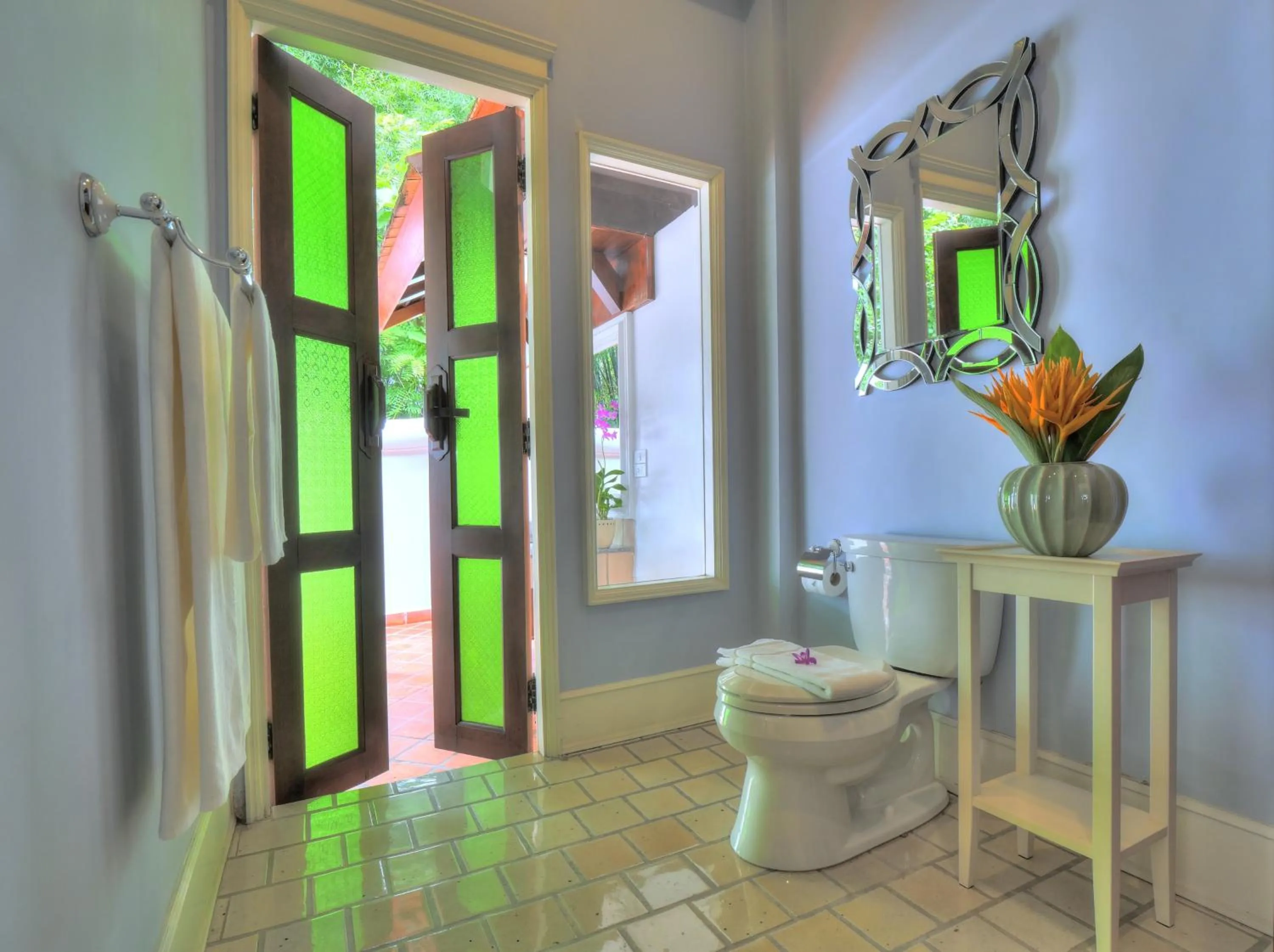 Toilet in MonPanaNont Wellness