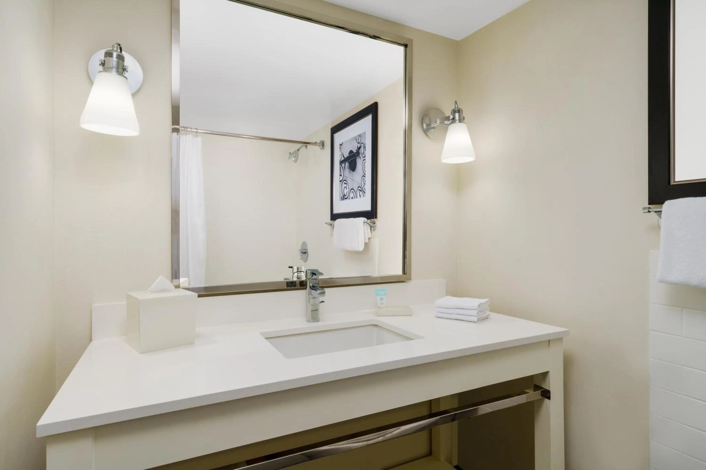 Bathroom in Four Points by Sheraton Los Angeles International Airport