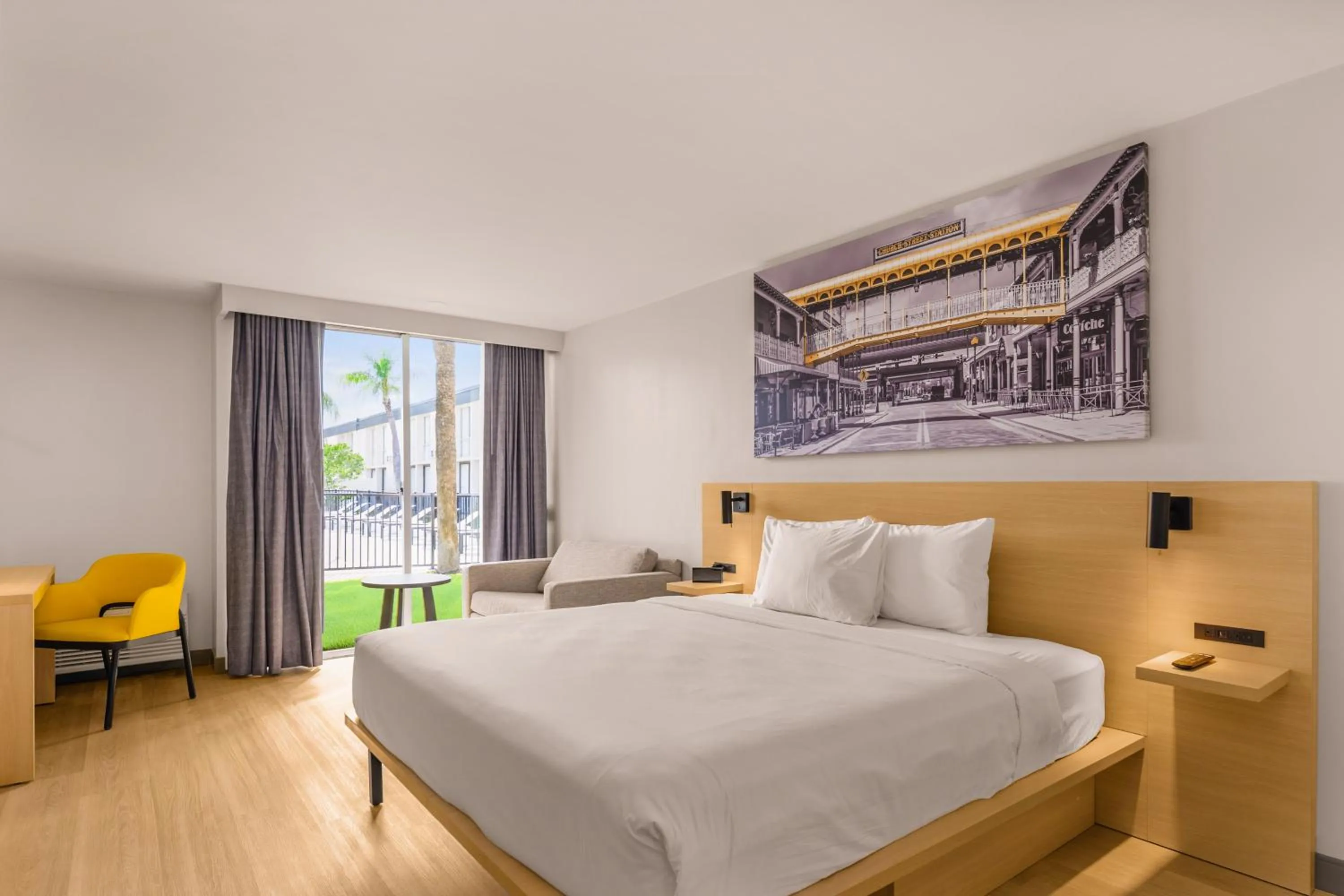 Bed in B&B HOTEL Orlando International Drive near Universal - Newly Renovated!