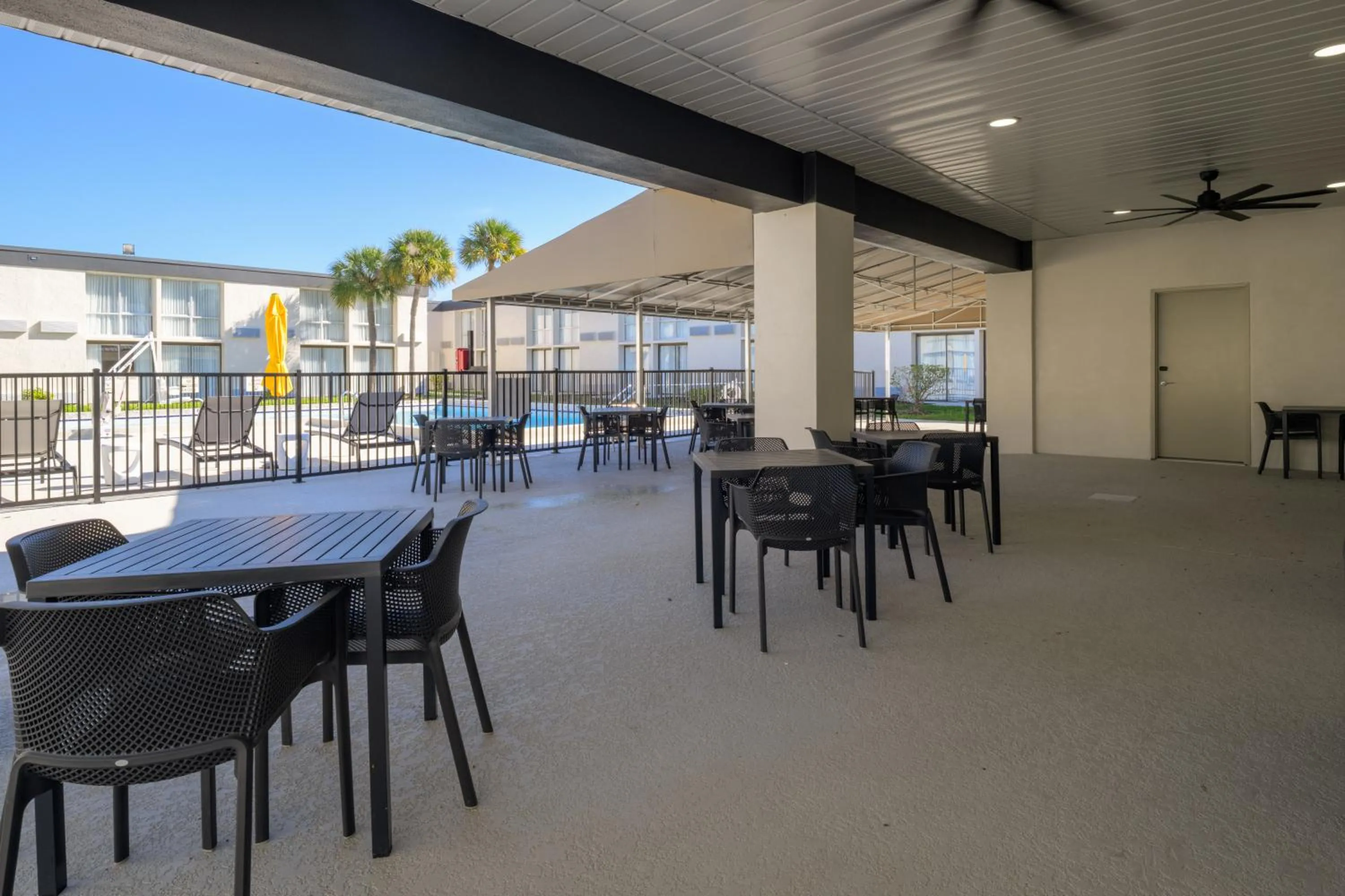 Breakfast in B&B HOTEL Orlando International Drive near Universal - Newly Renovated!