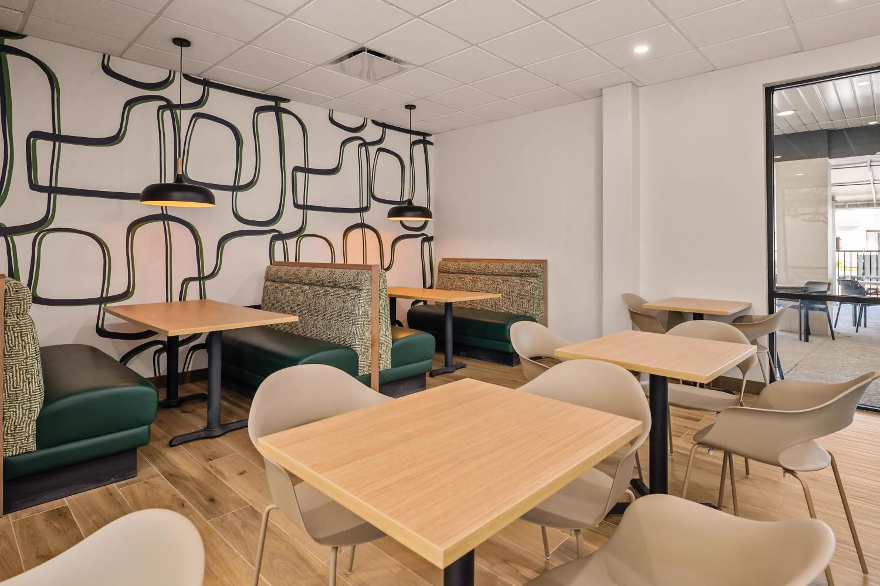 Breakfast in B&B HOTEL Orlando International Drive near Universal - Newly Renovated!