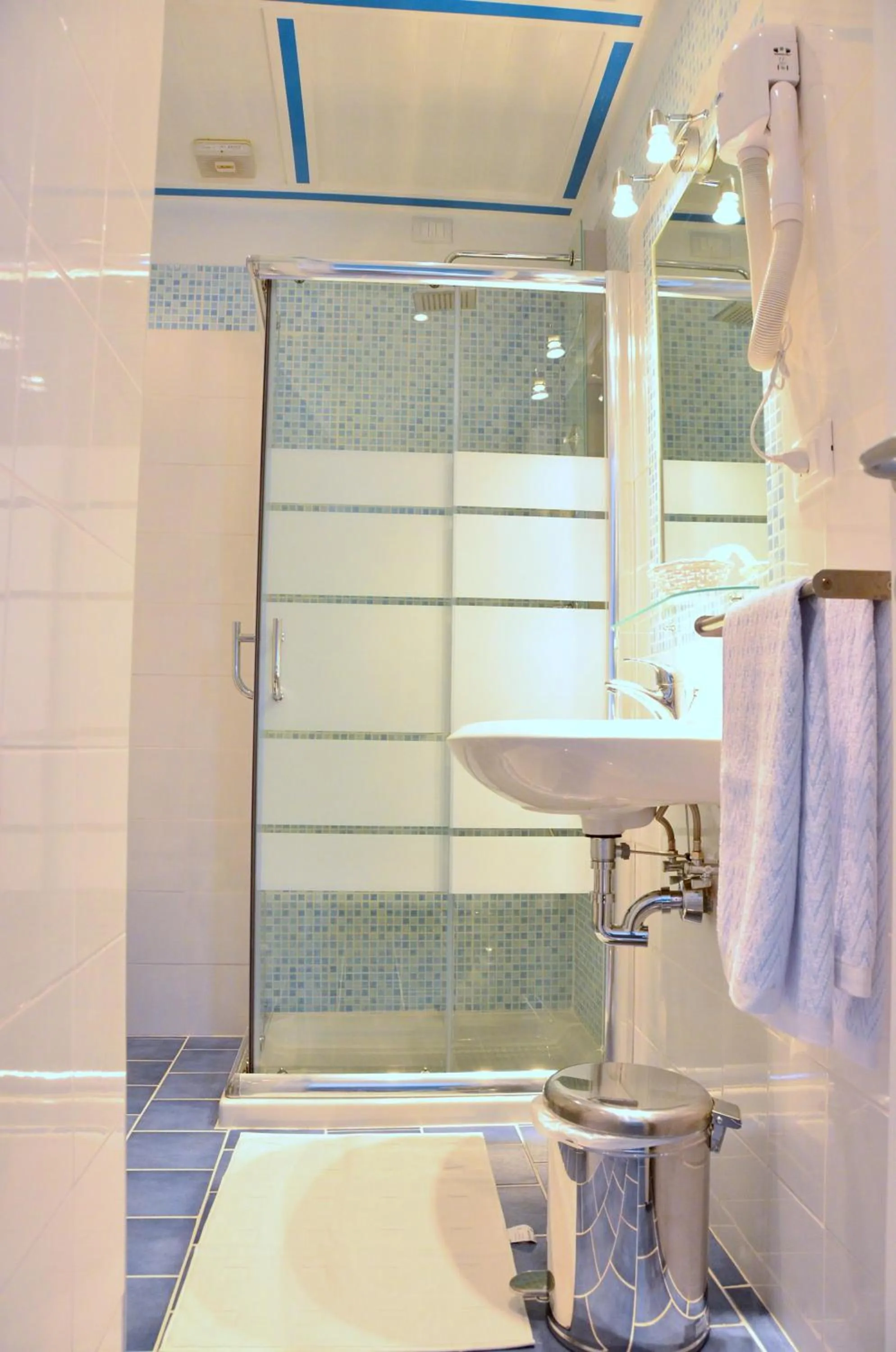 Shower in La Villa di Montagnana