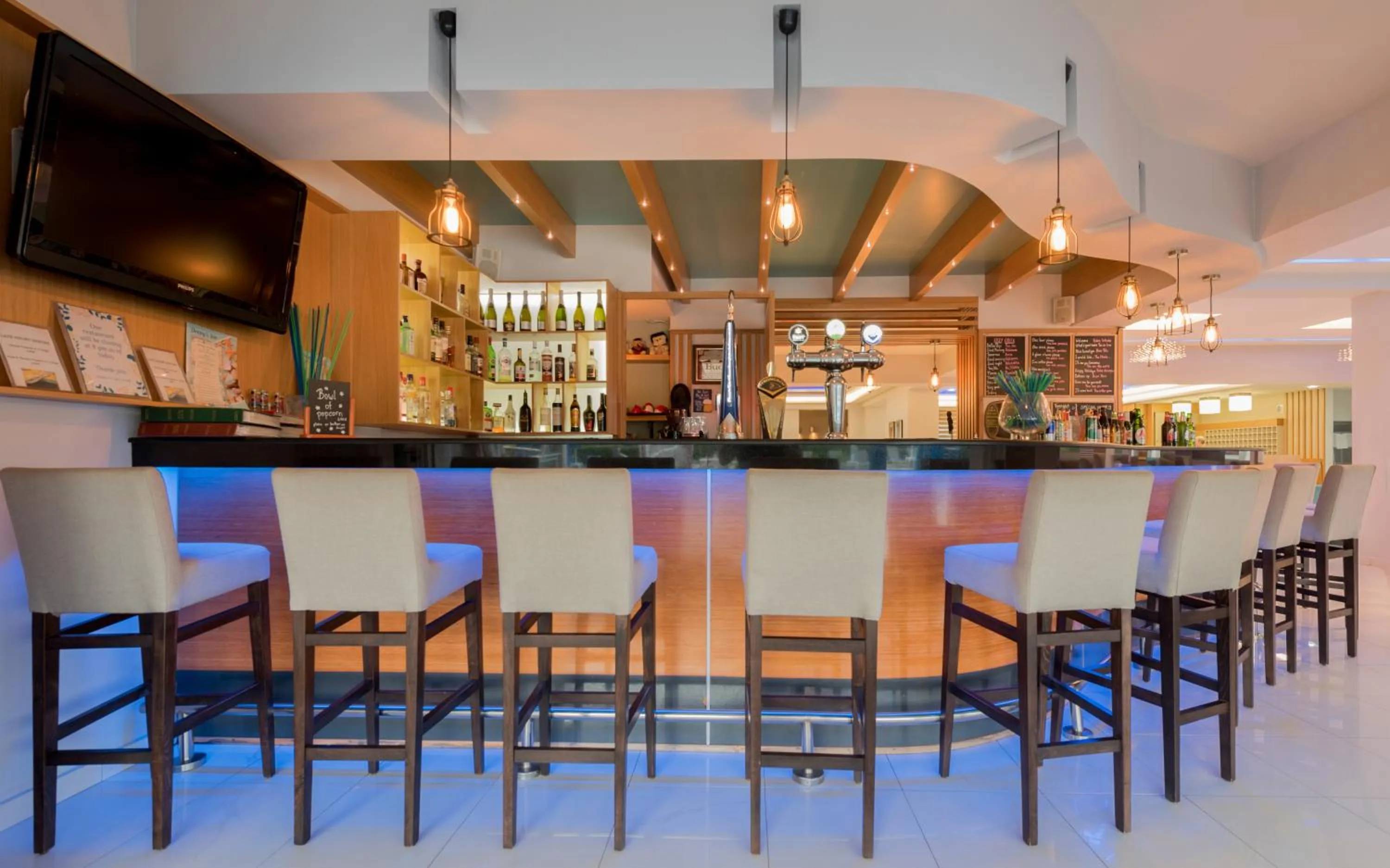 Property building in Dennys Inn Hotel