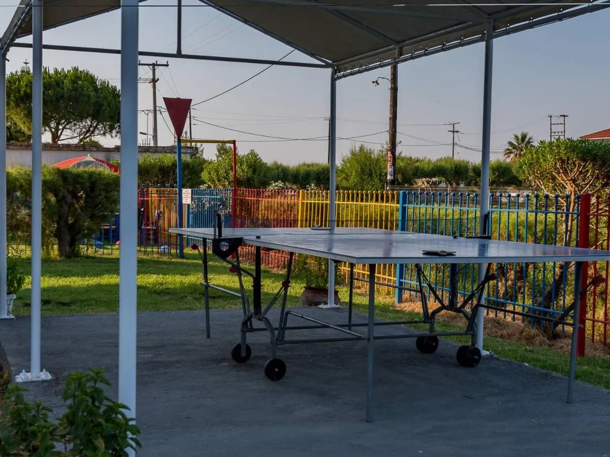 Property building in Dennys Inn Hotel