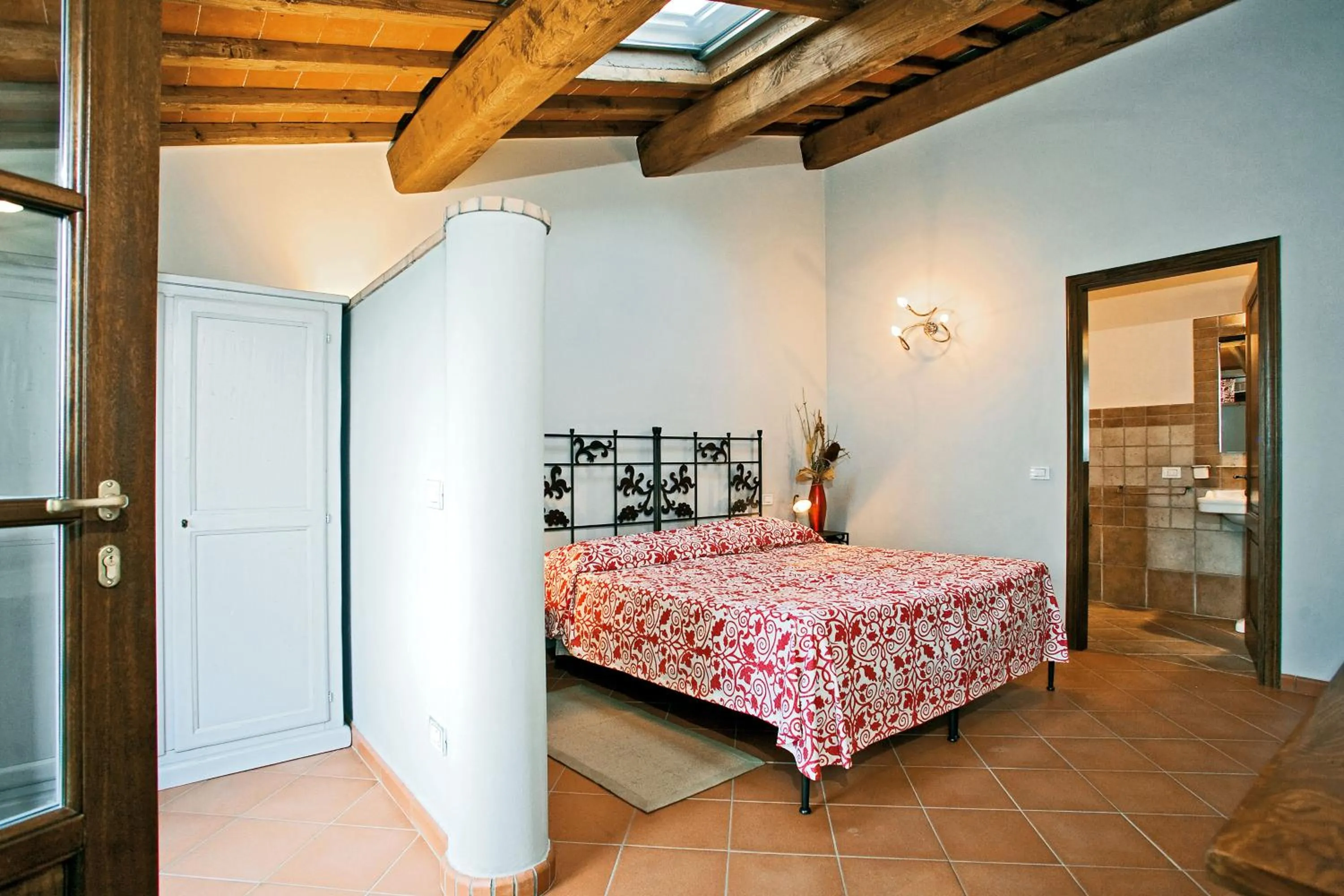 Bed in Poggio Cennina Resort