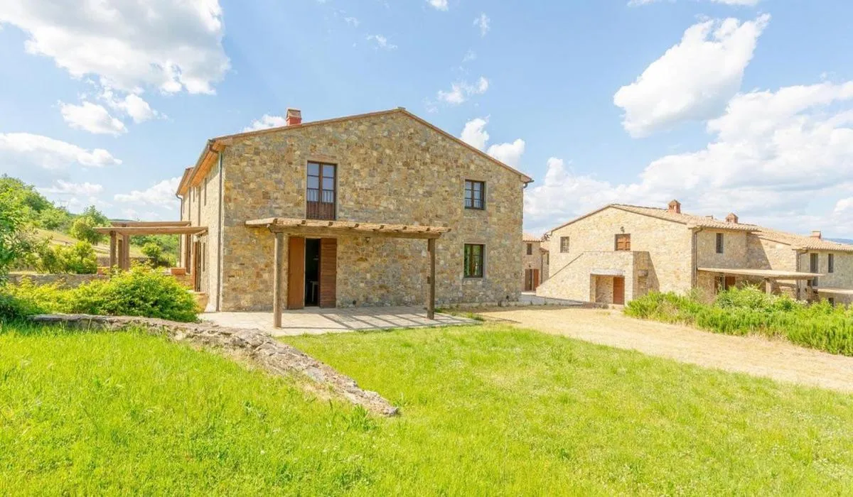 Property building in Poggio Cennina Resort
