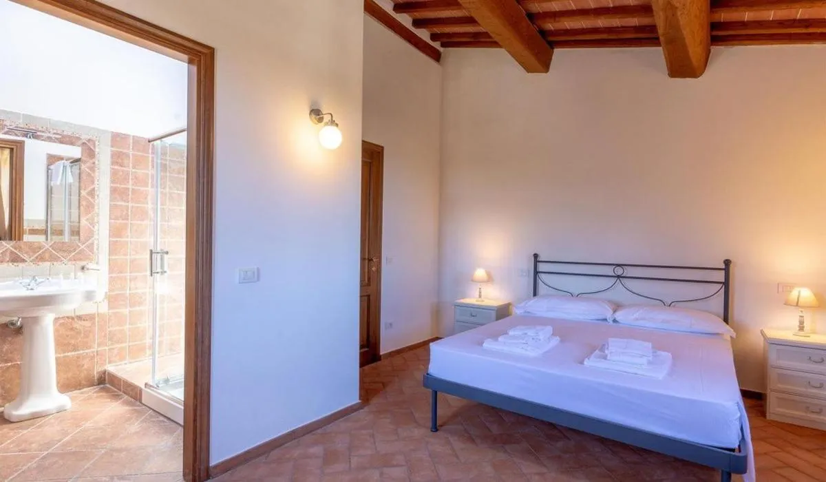 Photo of the whole room, Bed in Poggio Cennina Resort